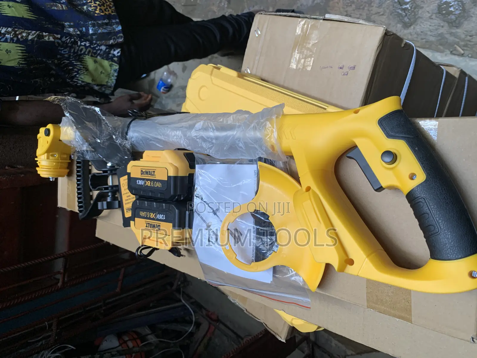 Dewalt Cordless Grass Cutter 136v