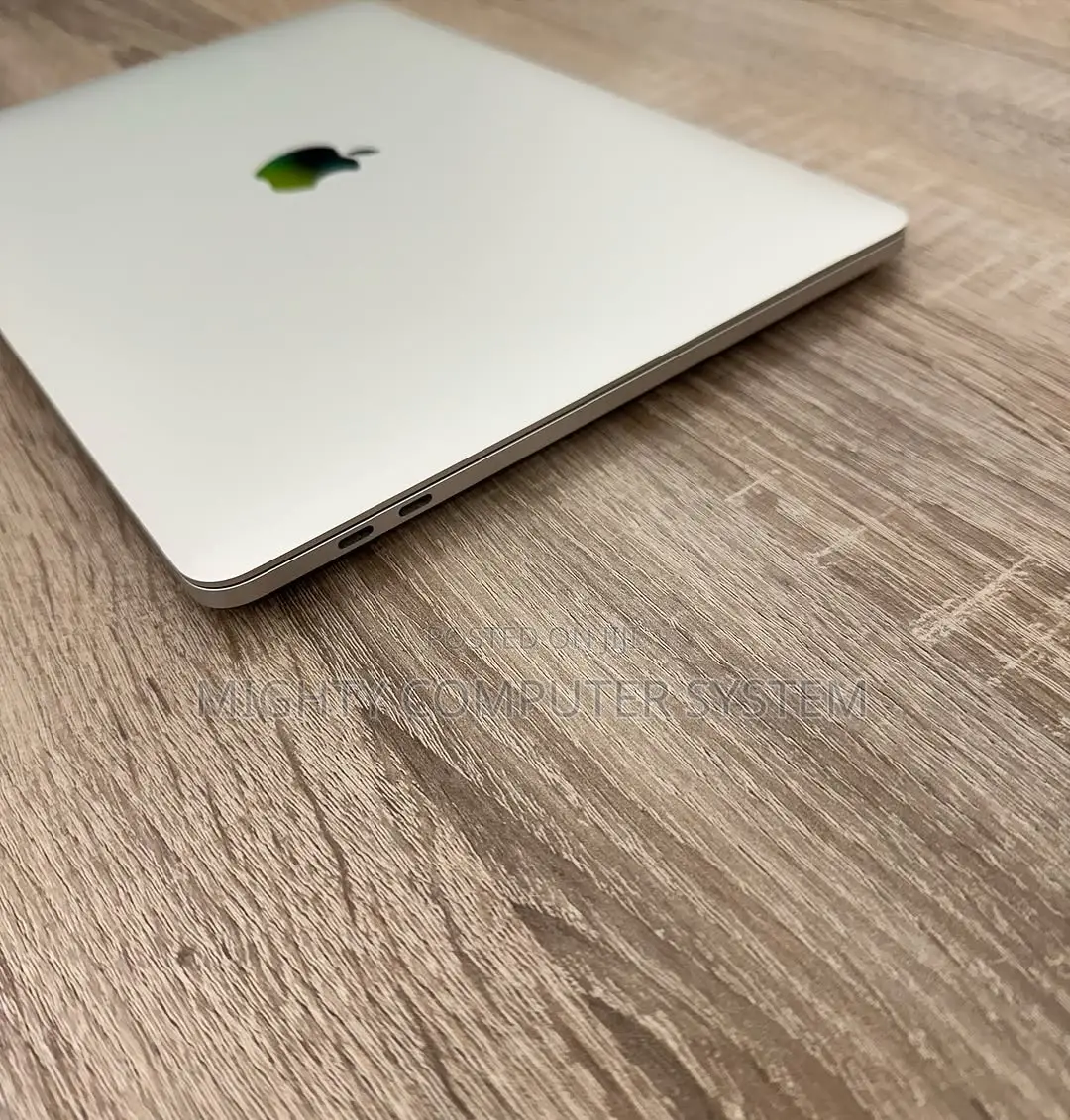 Laptop Apple MacBook Pro 16GB Intel Core I7 SSD 256GB