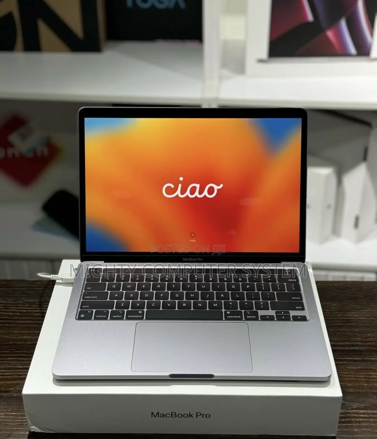 Laptop Apple MacBook Pro 2020 M1 8GB Intel Core i5 SSD 256GB