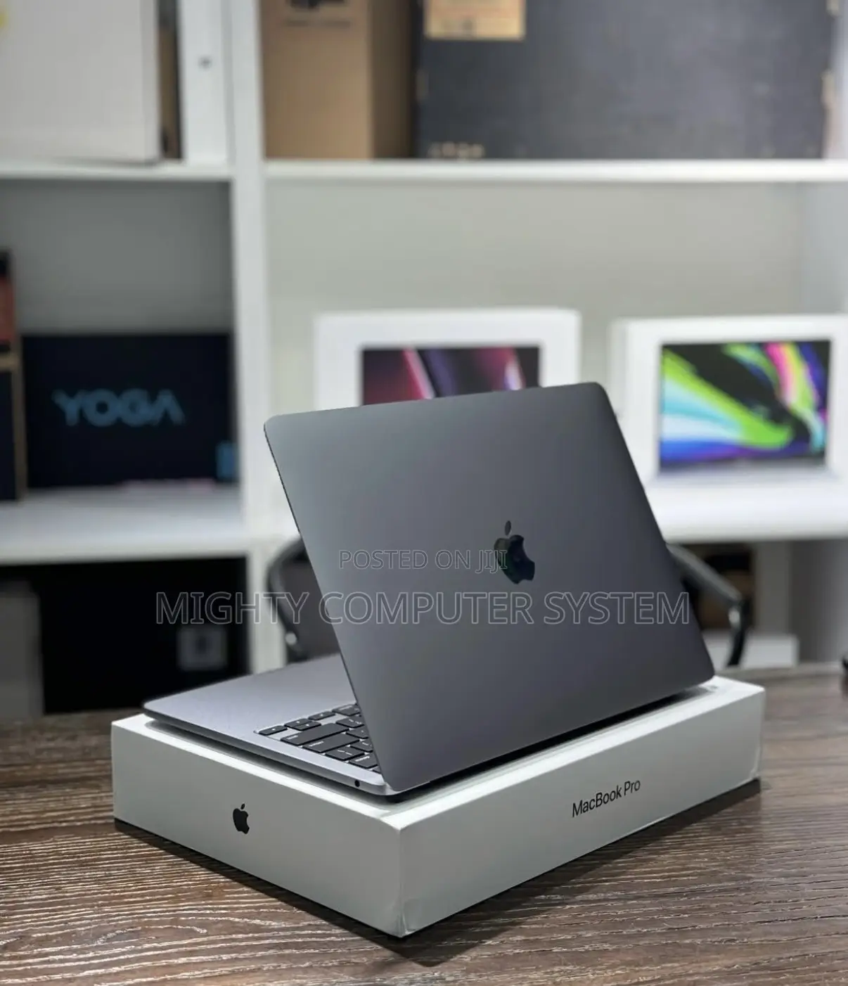Laptop Apple MacBook Pro 2020 M1 8GB Intel Core i5 SSD 256GB
