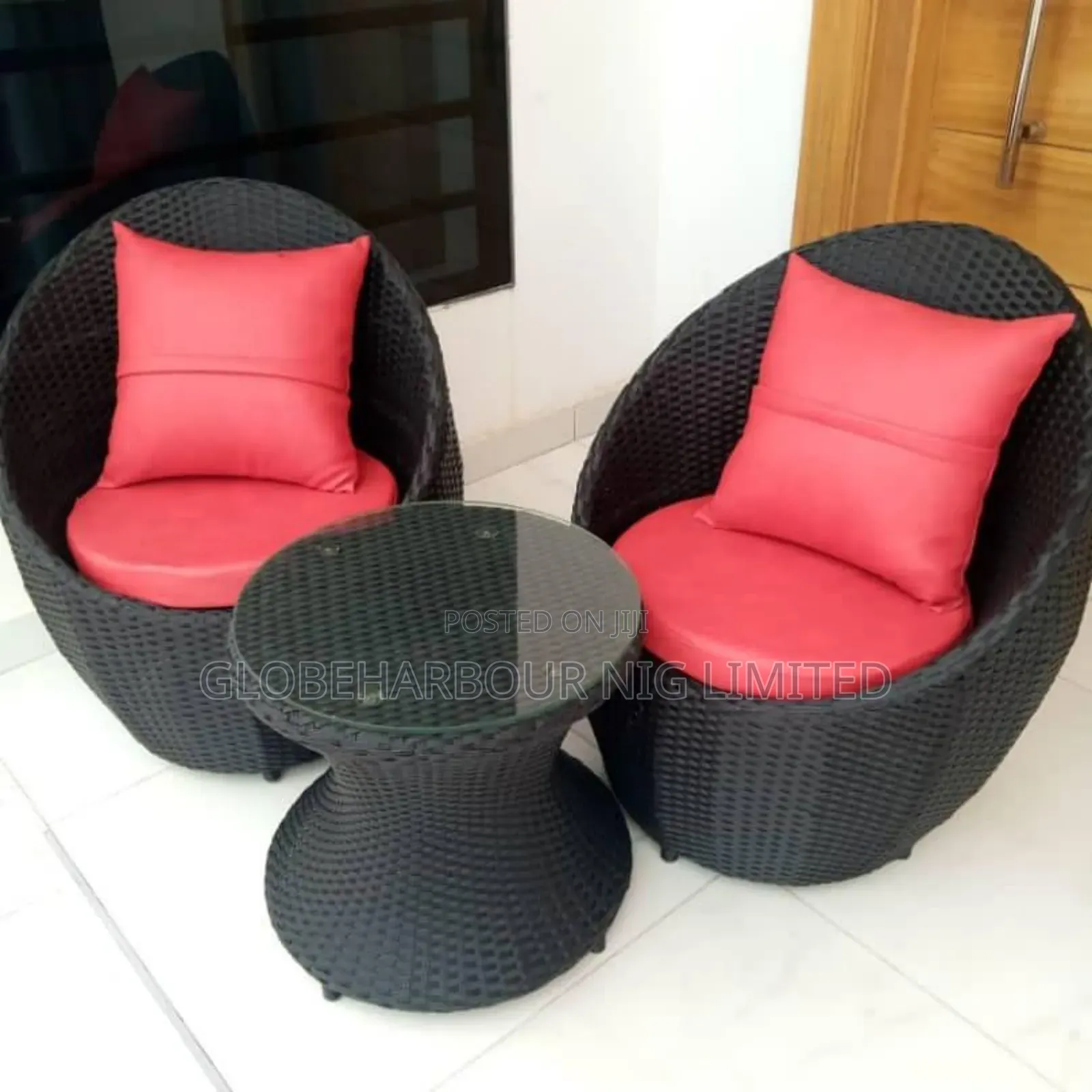 Net Reception Chair and Table