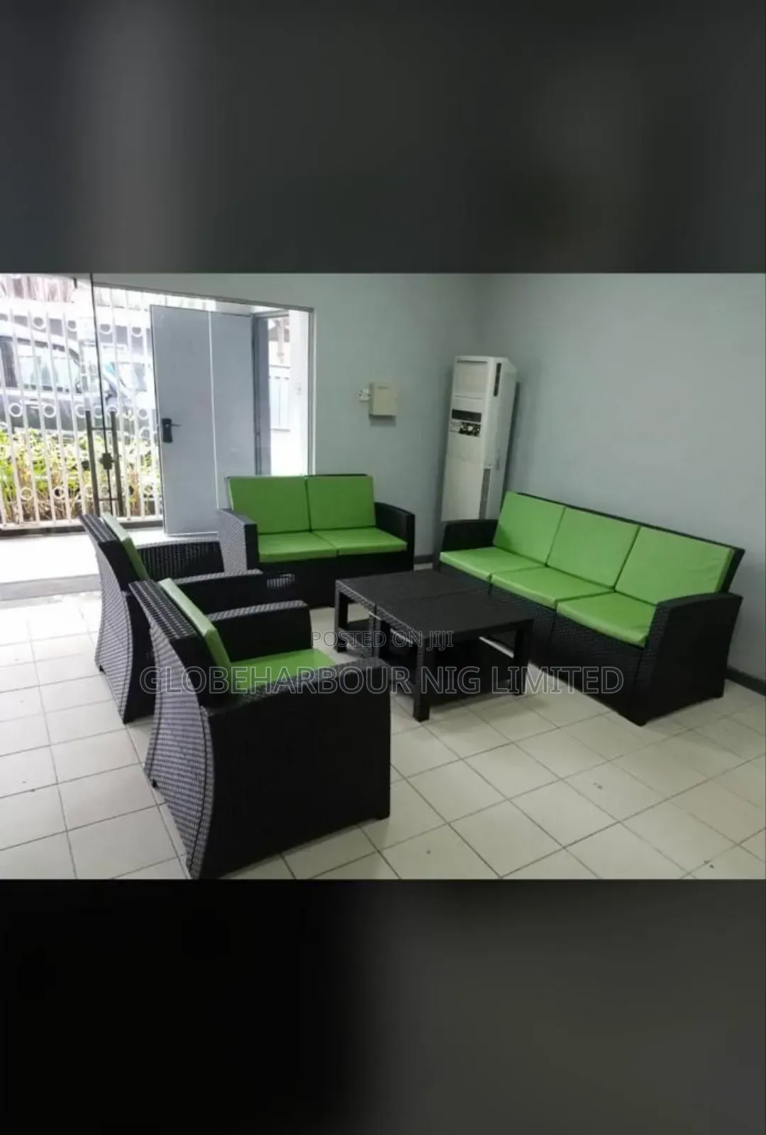 Net Reception Chair and Table