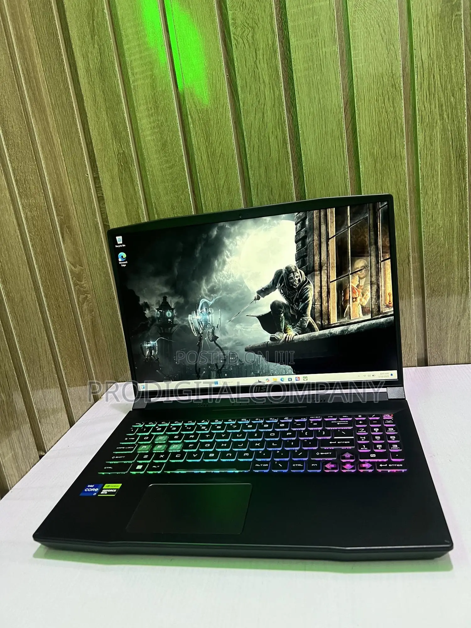 Laptop MSI Crosshair 17 16GB Intel Core I7 SSD 1T