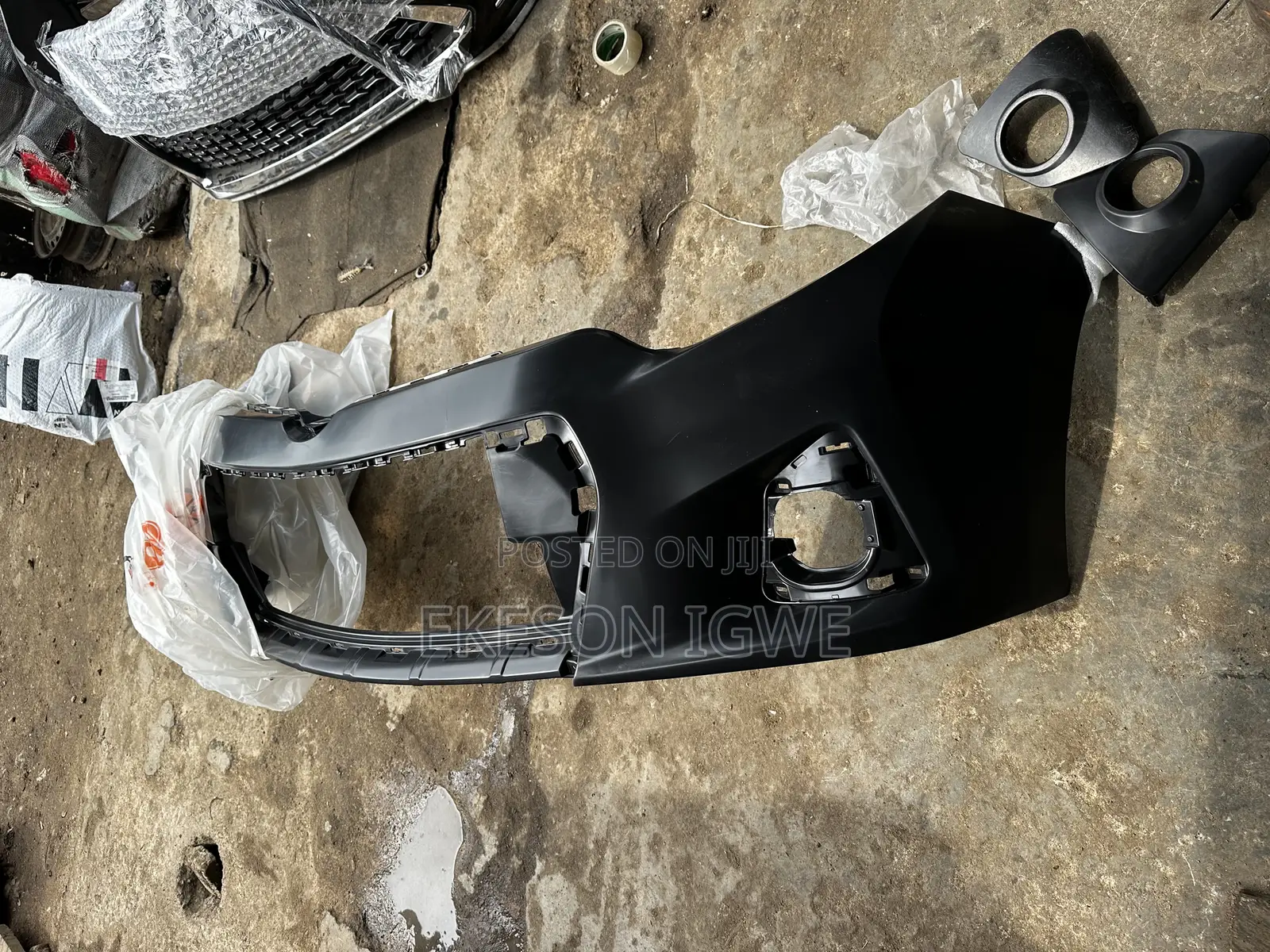 Front Bumper Toyota Corolla 2014 SE