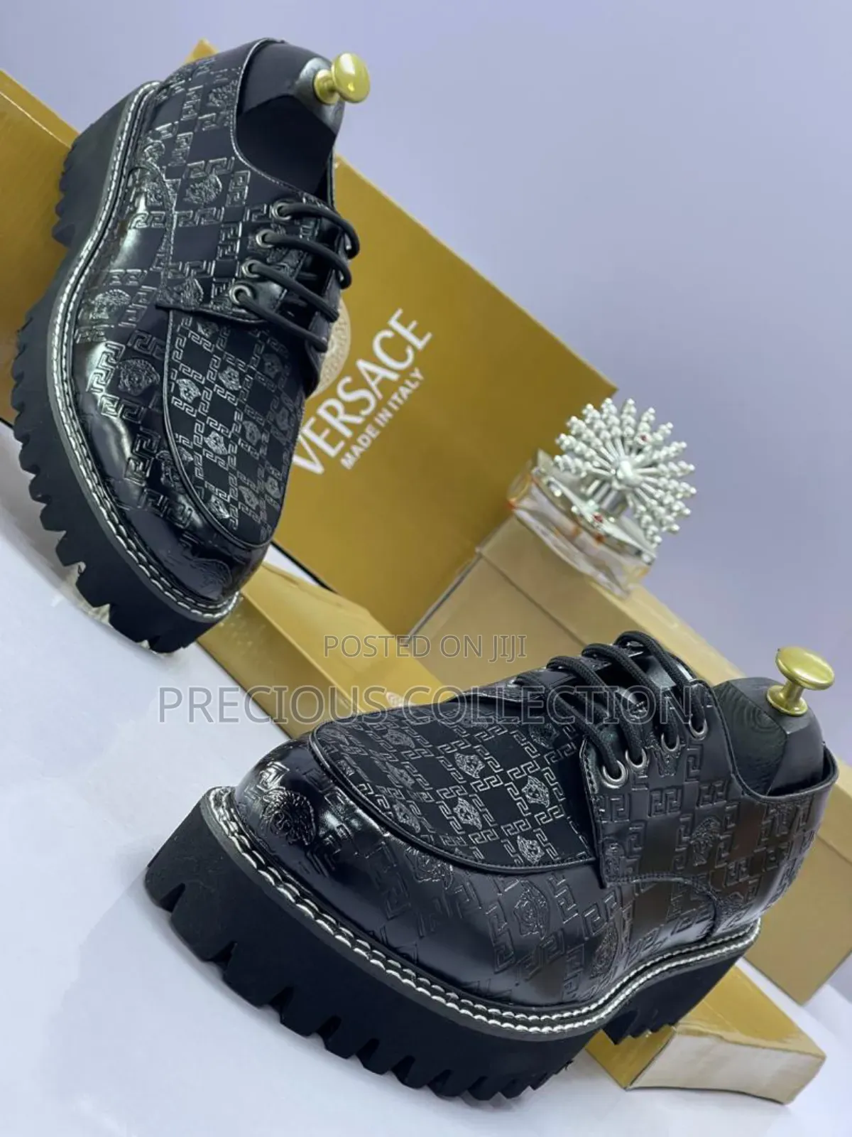 Classic Men's Versace Leather Shoe With Lace