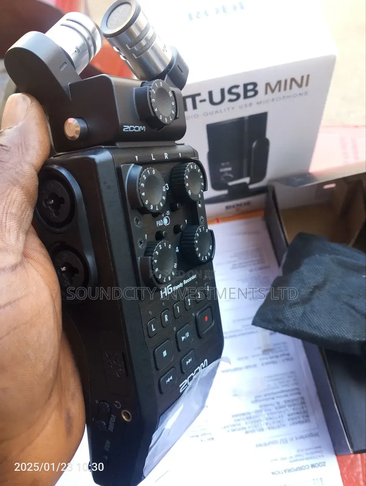 Zoom H6/Blk Handy Recorder.