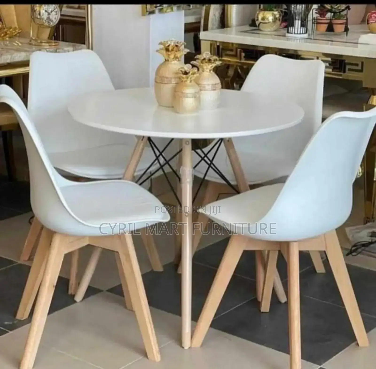 Wooden Leg Chair With Foam
