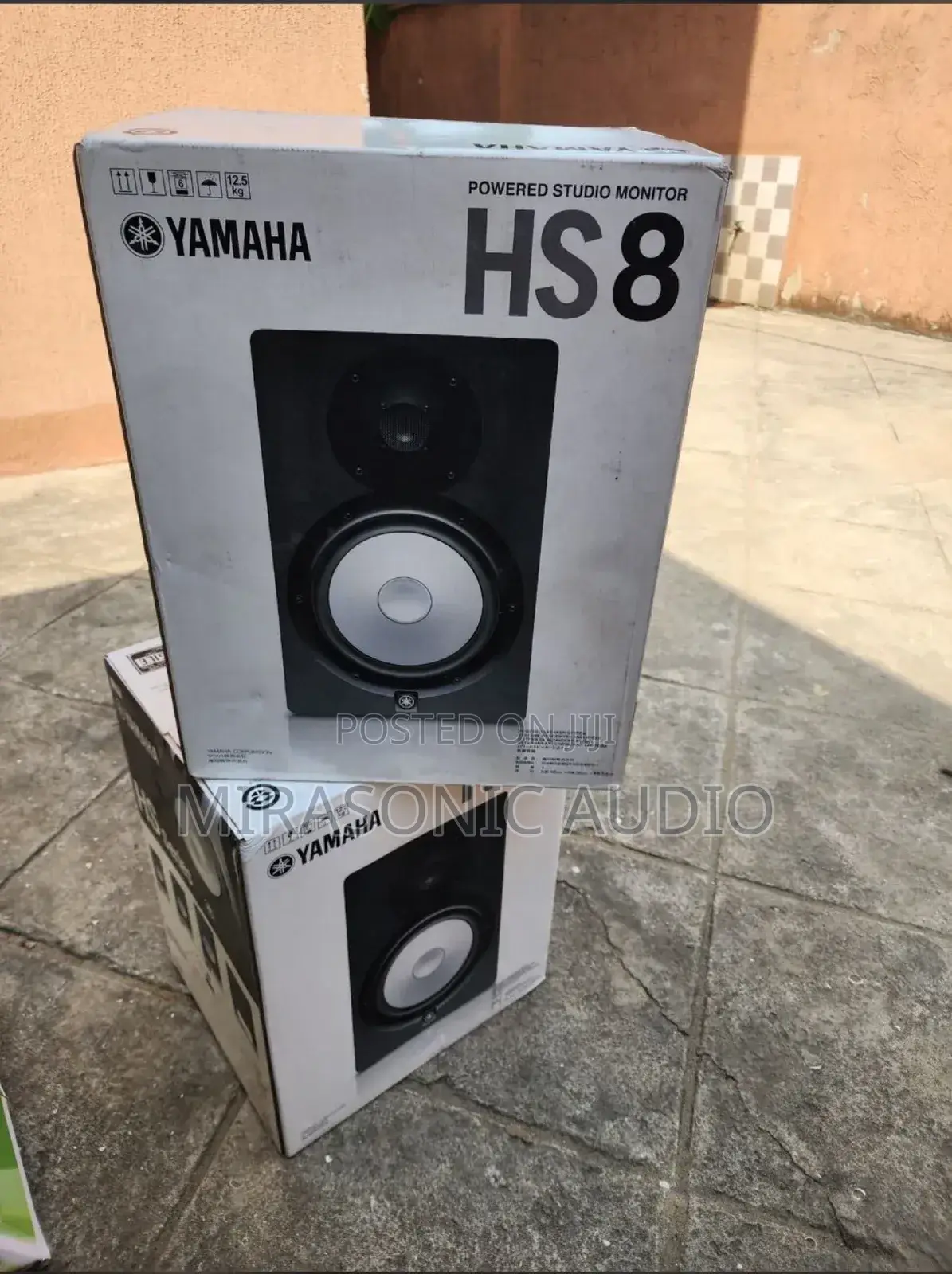 Yamaha HS8 Powered Studio Monitor Speaker – Black