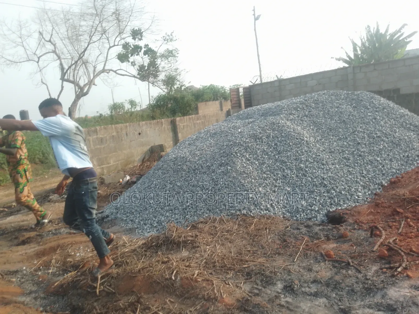 Full Trailer of Granite, 30 Tons