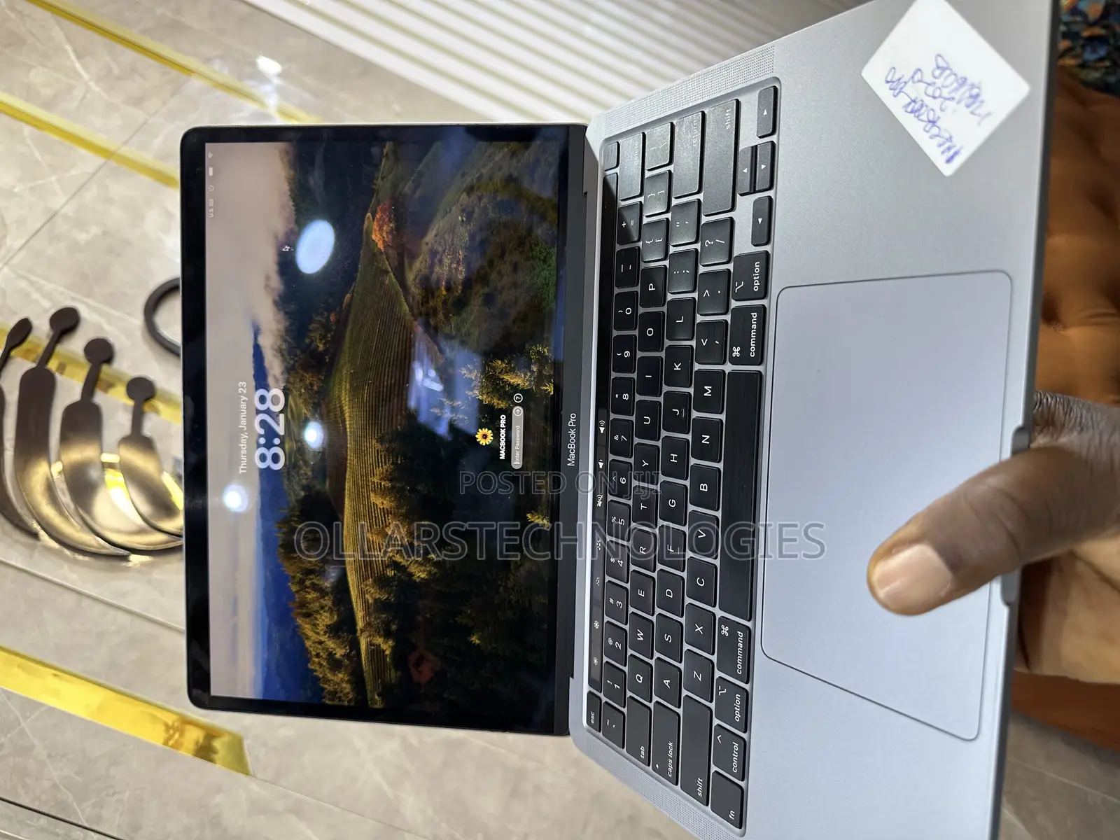 Laptop Apple MacBook 2020 16GB Intel Core I5 SSD 1T