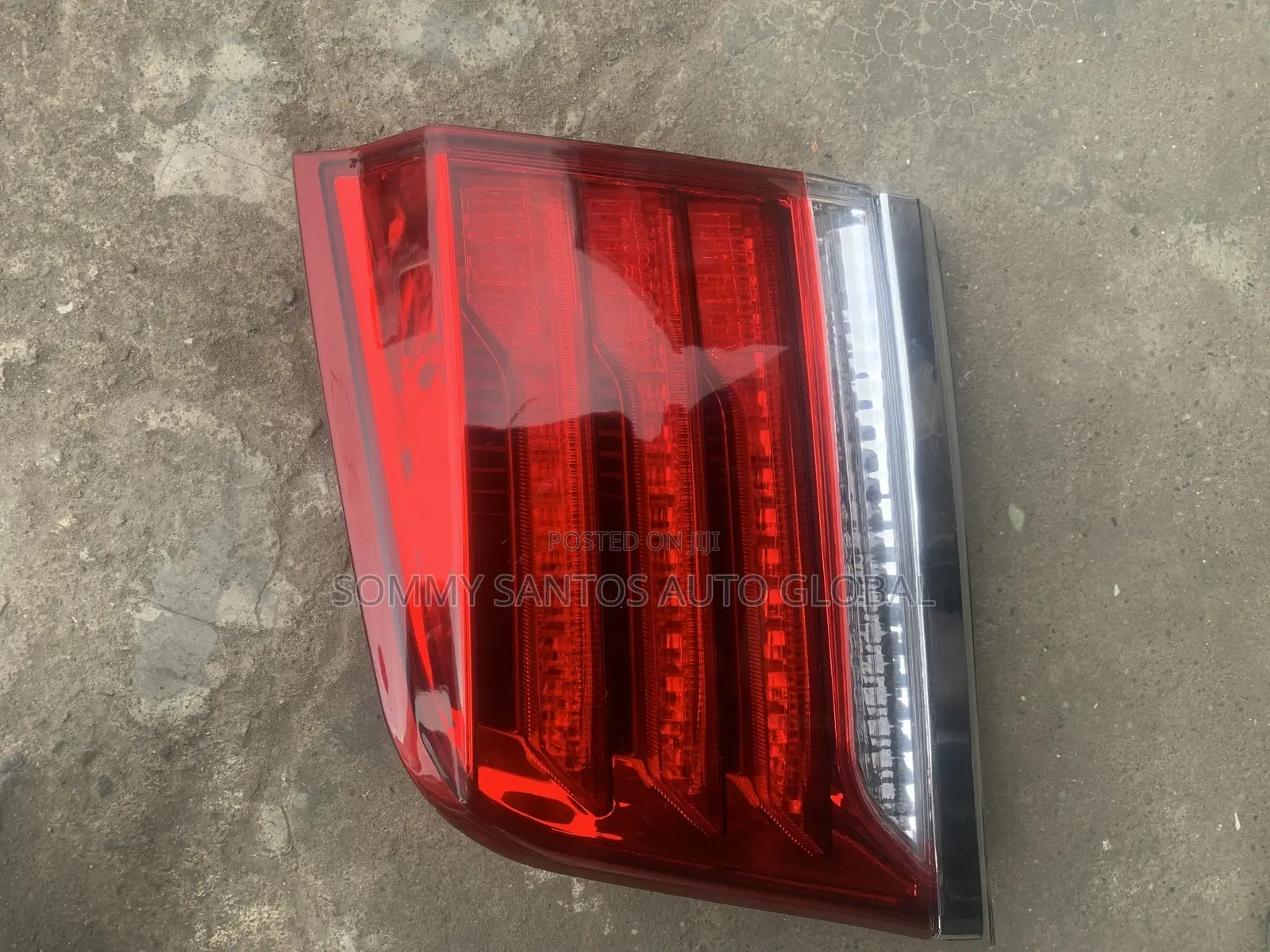 Booth Lamps for Lexus Lx570 2010 Available