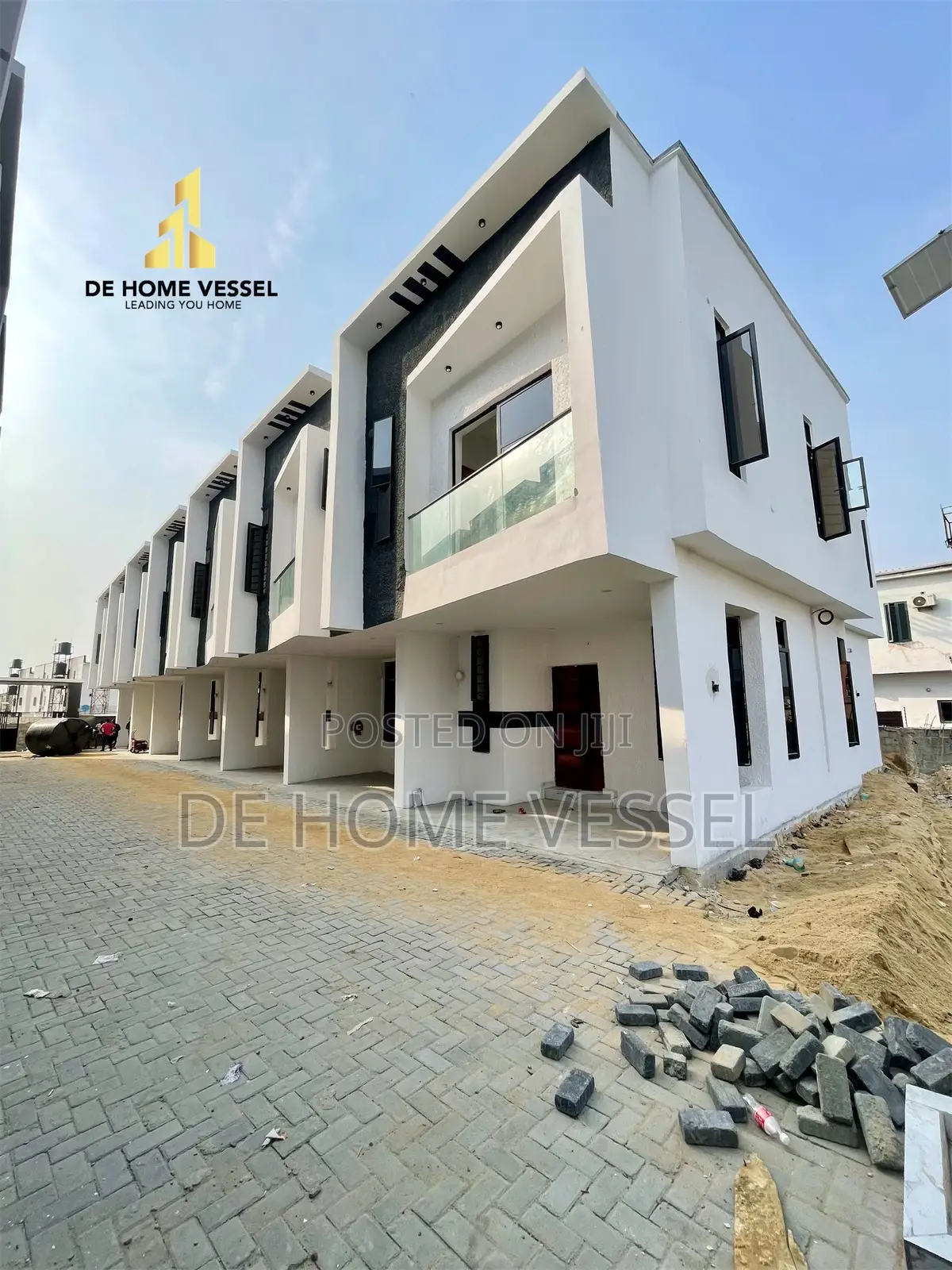 4bdrm Townhouse/Terrace in Ikota for sale