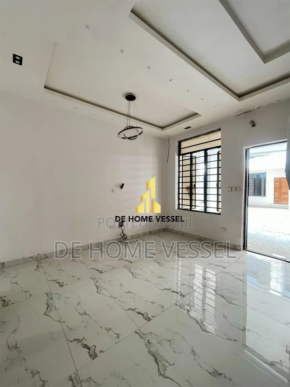4bdrm Townhouse/Terrace in Ikota for sale
