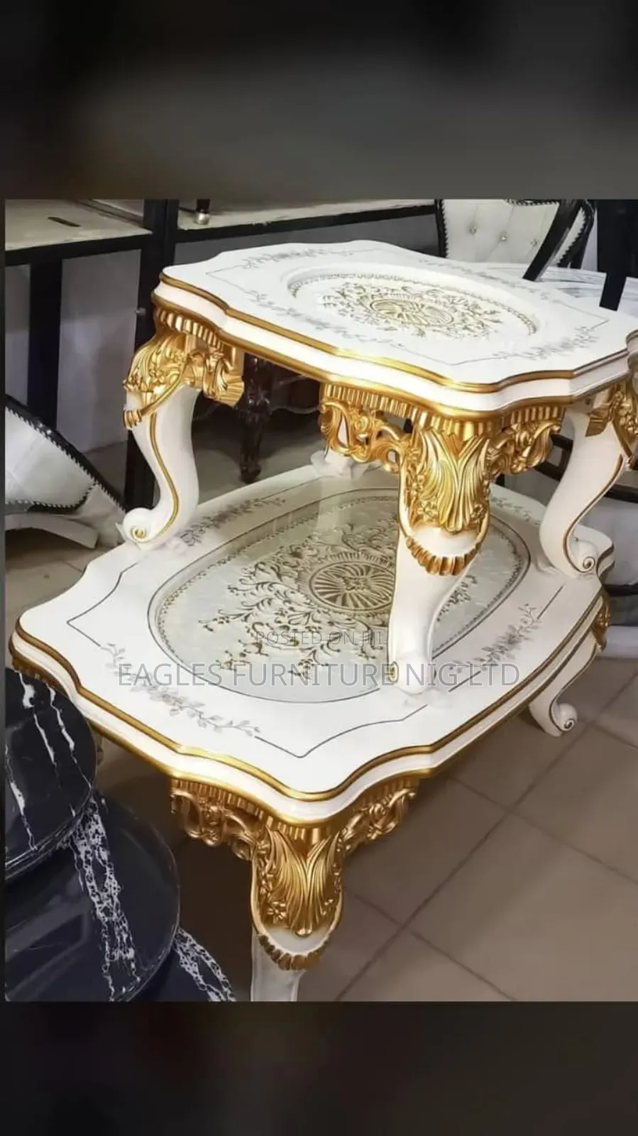 Luxury Wooden and Glass Animal Legtable With 2 Side Stools