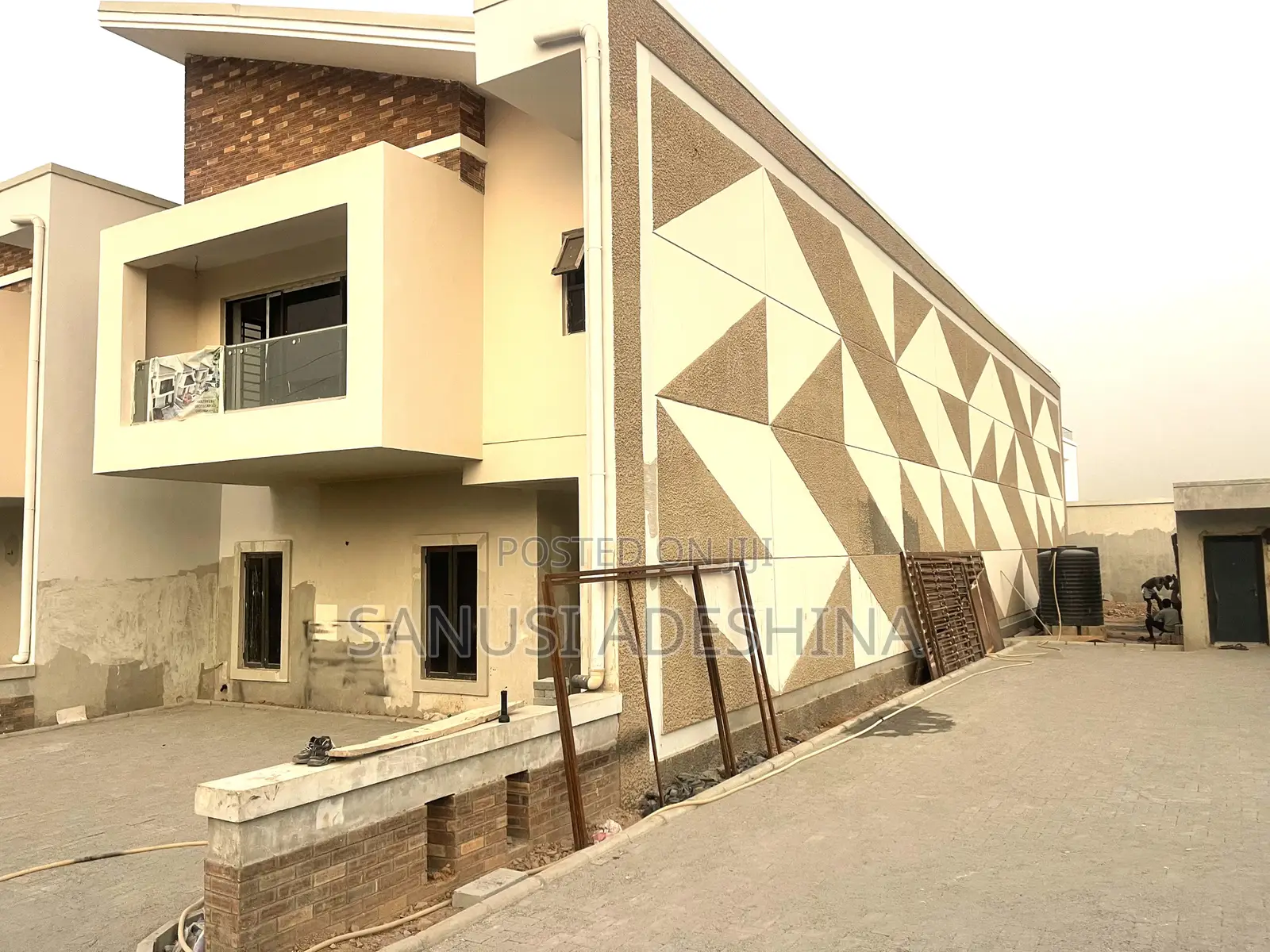 5bdrm Duplex in Jahi Gilmore Fct for sale
