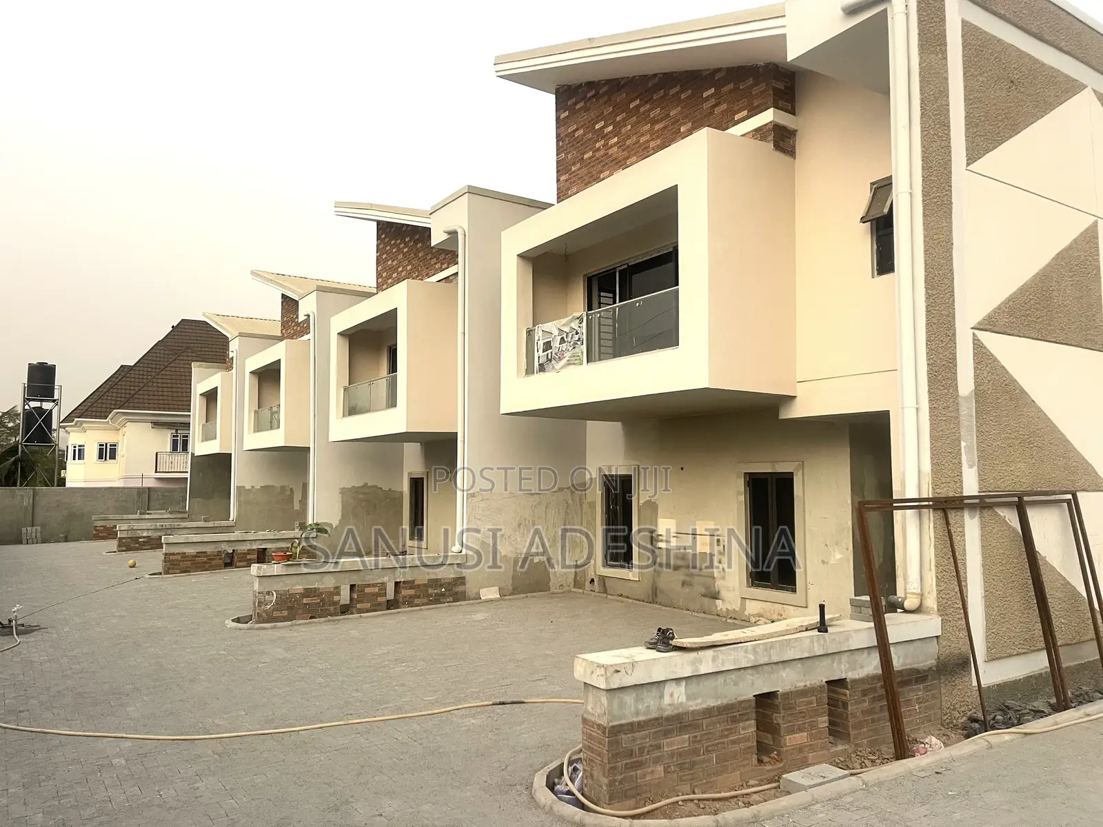 5bdrm Duplex in Jahi Gilmore Fct for sale