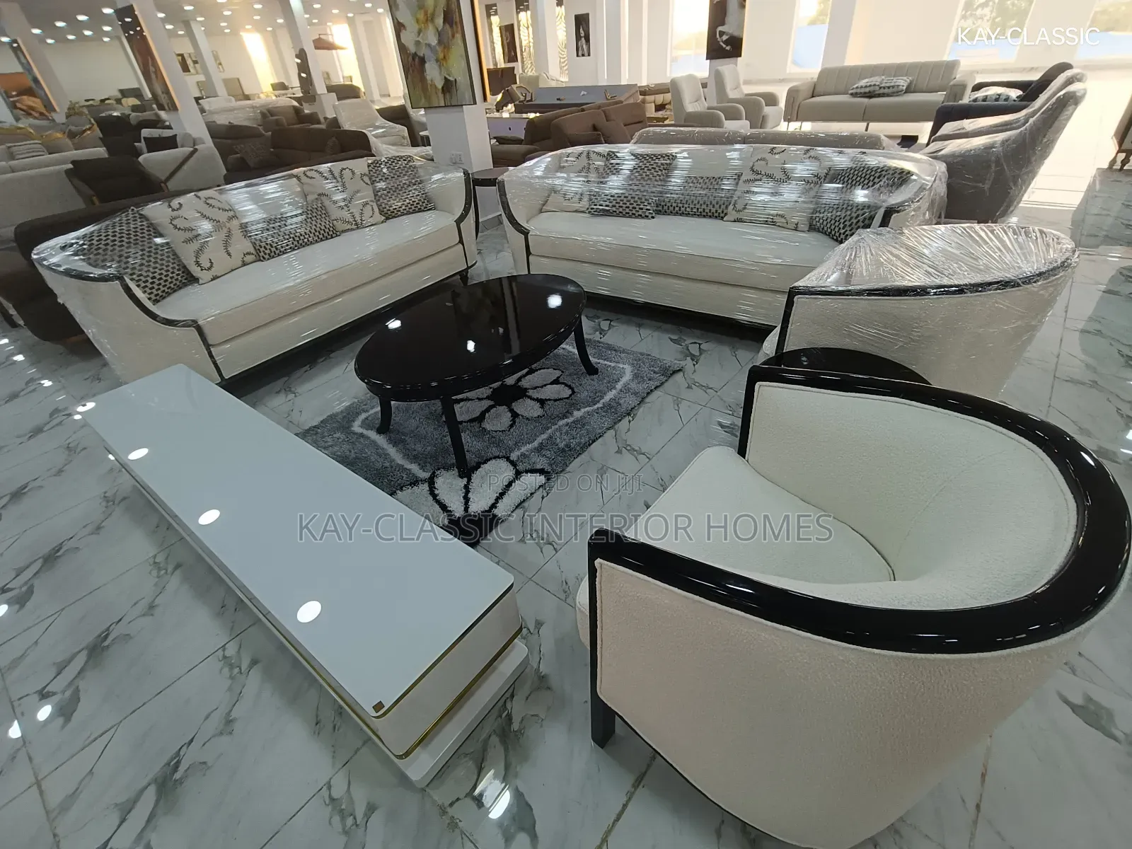 Turkish Cushion, Eight Setters Complete Set, Center Table 