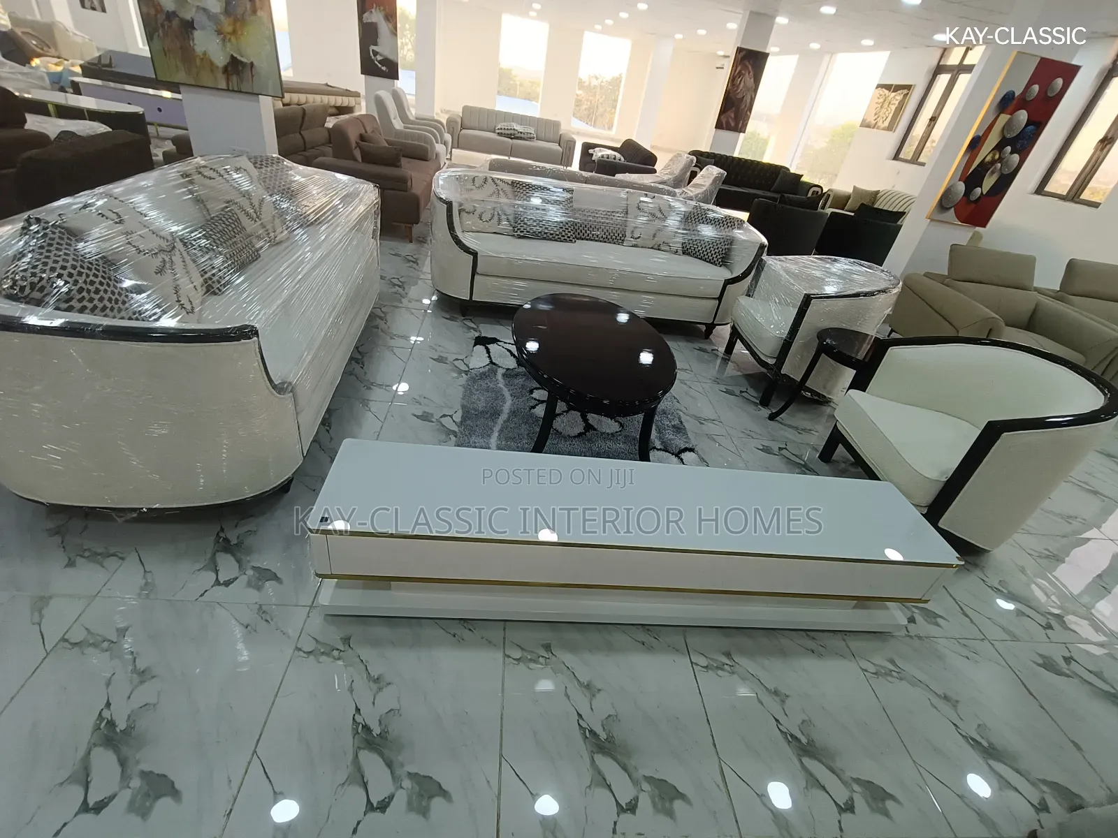 Turkish Cushion, Eight Setters Complete Set, Center Table 