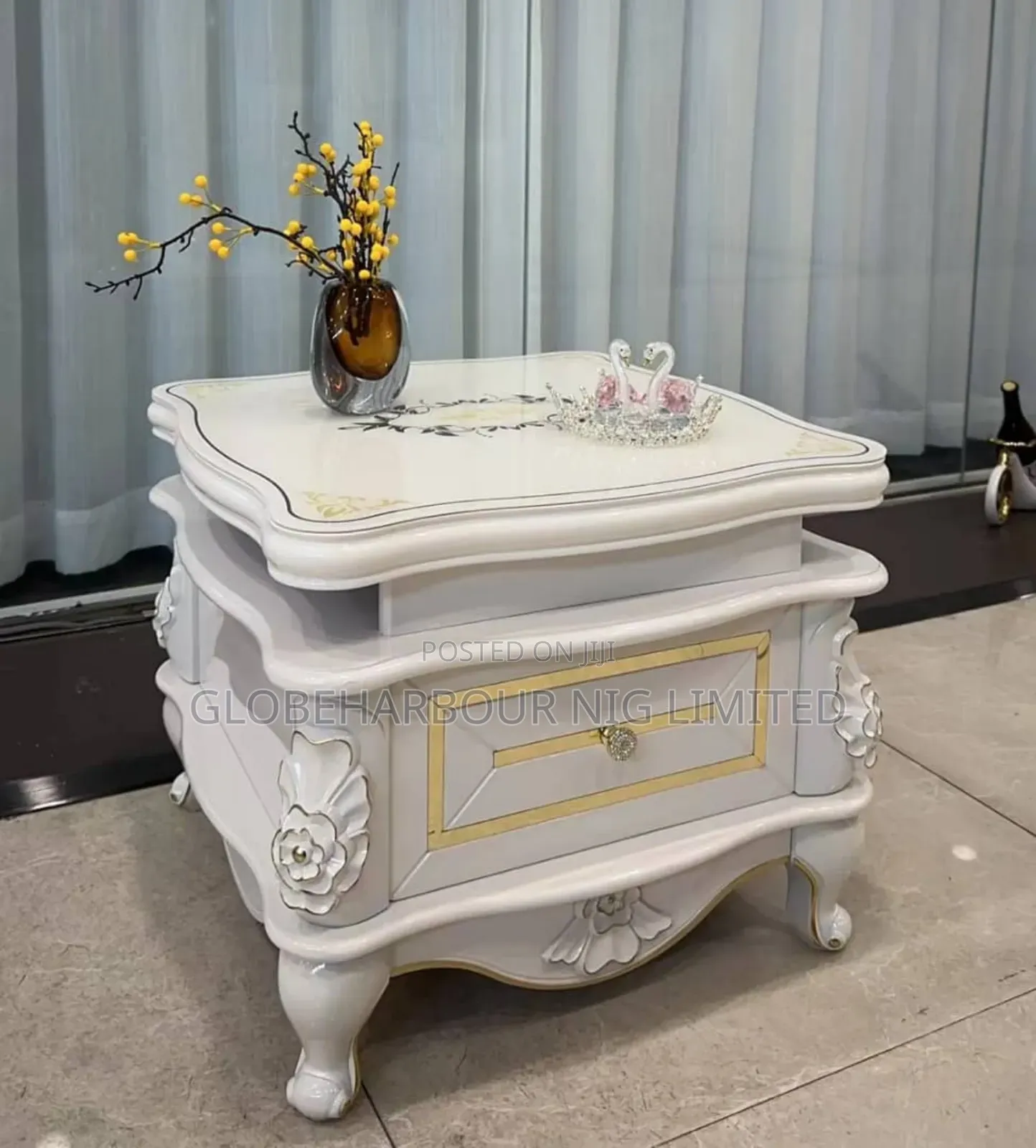 Royal Center Table