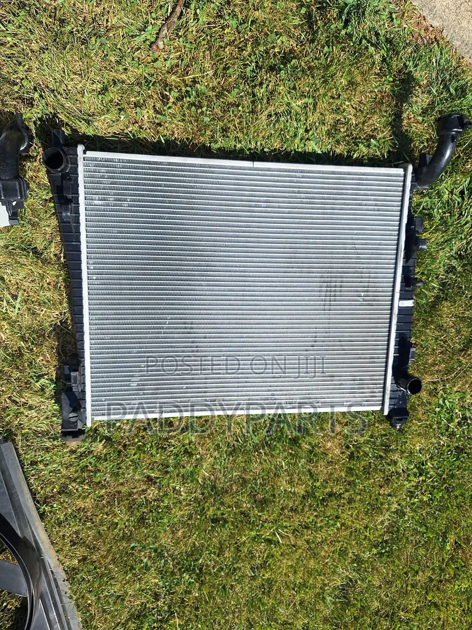 Jeep Grand Cherokee Engine Radiator 2011-2018