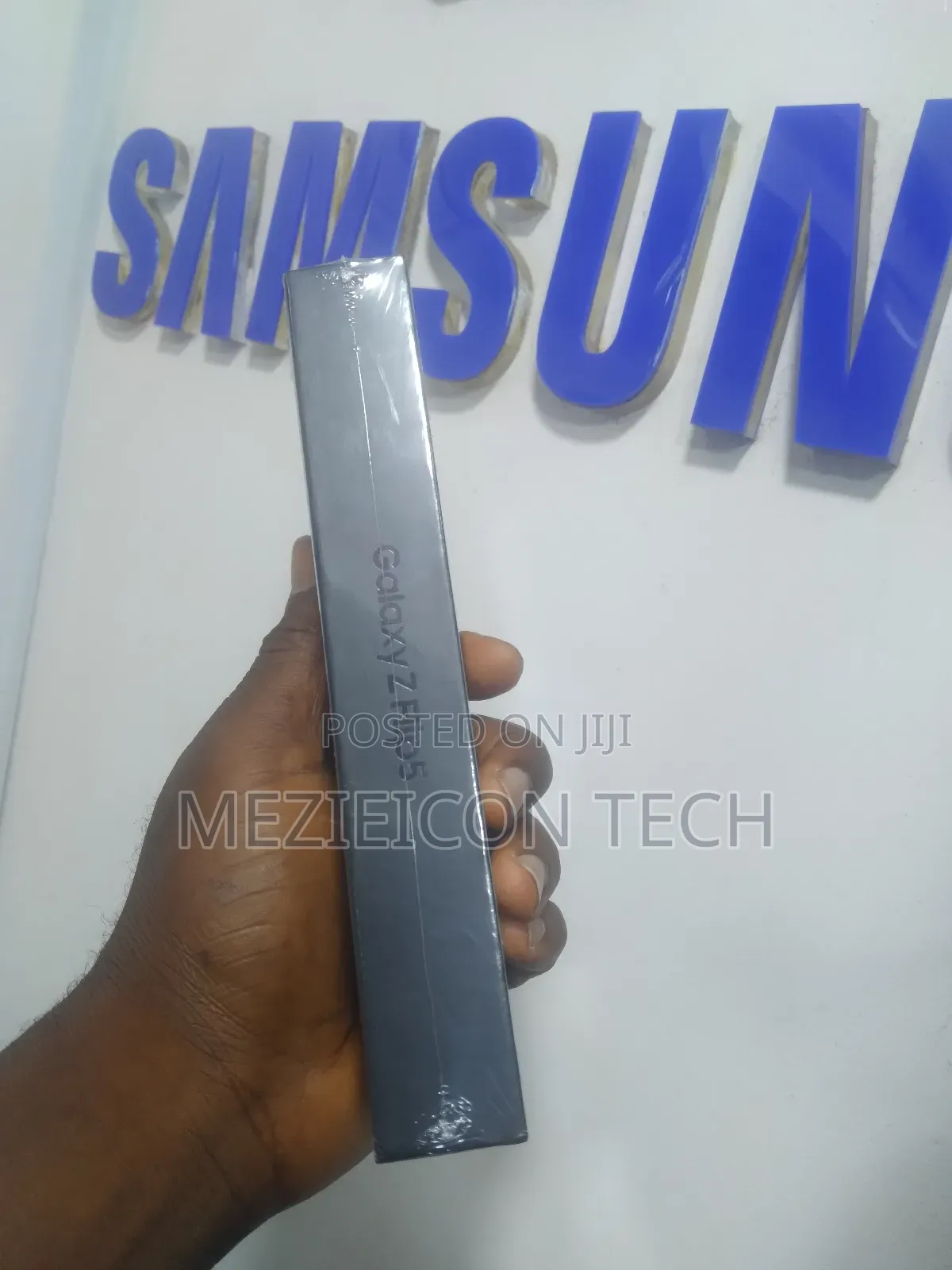 New Samsung Galaxy Z Flip 5 256 GB