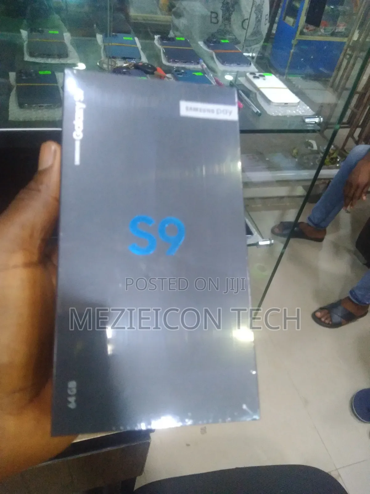 New Samsung Galaxy S9 64 GB Gold