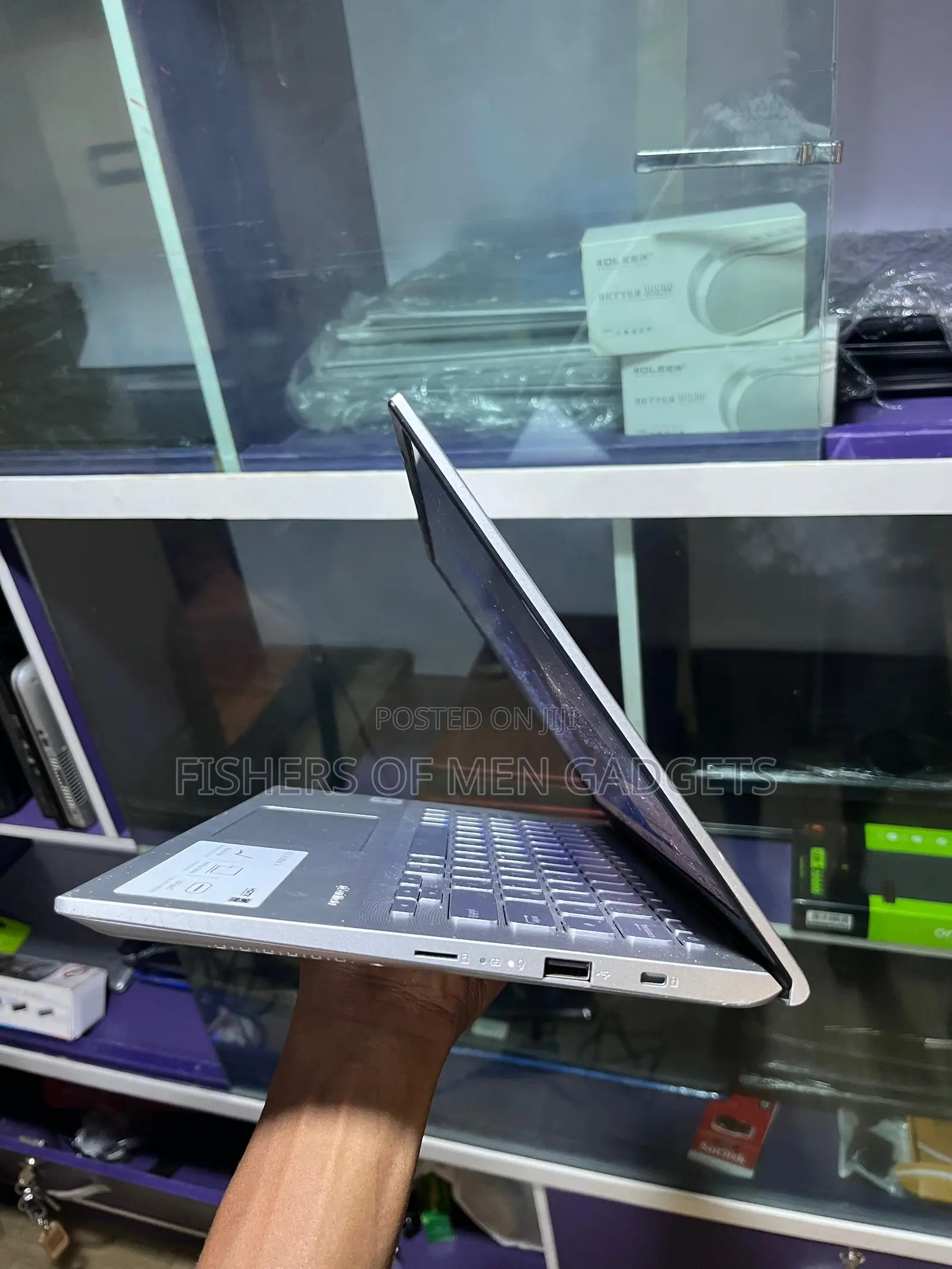 Laptop Asus VivoBook X540SA 8GB Intel Core I5 SSD 256GB