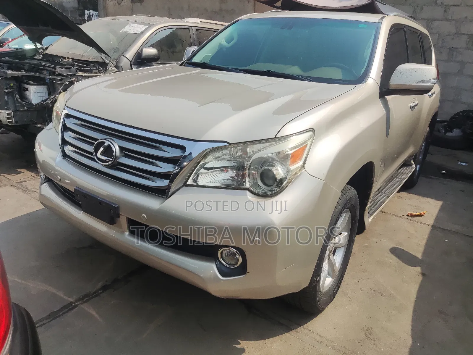 Lexus GX 460 2012 Gold