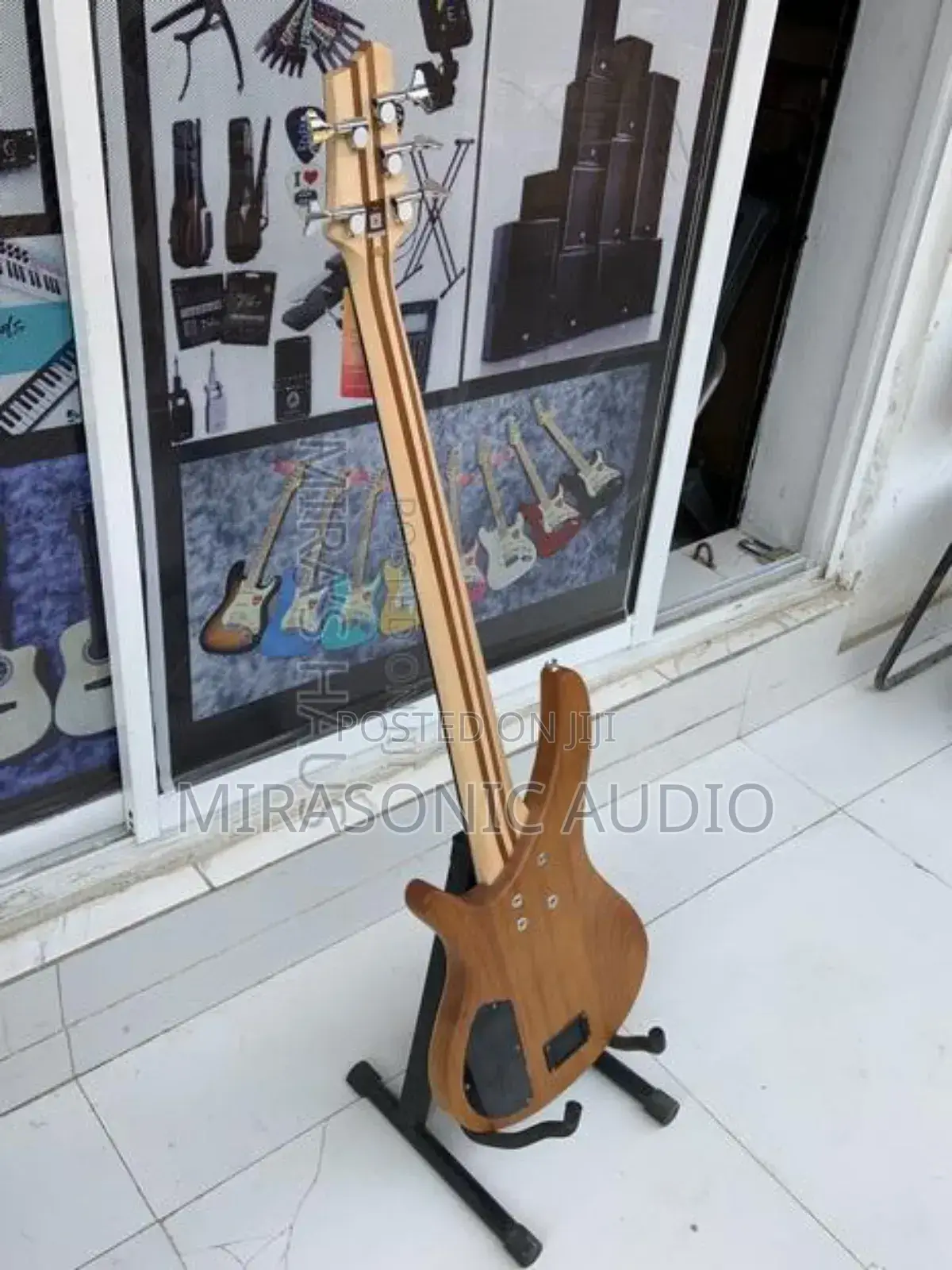 Bullfighter 5 Strings Active Bass Guitar