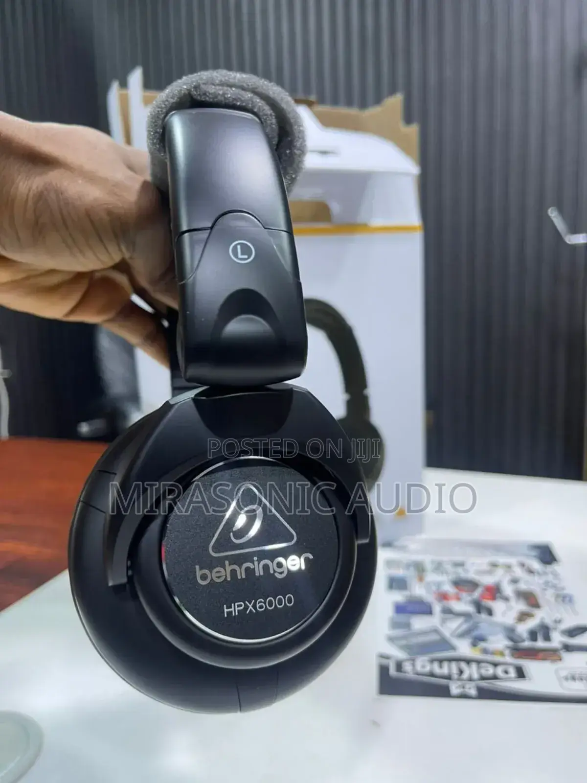 Behringer HPX6000 Professional Closed Back DJ Headphones