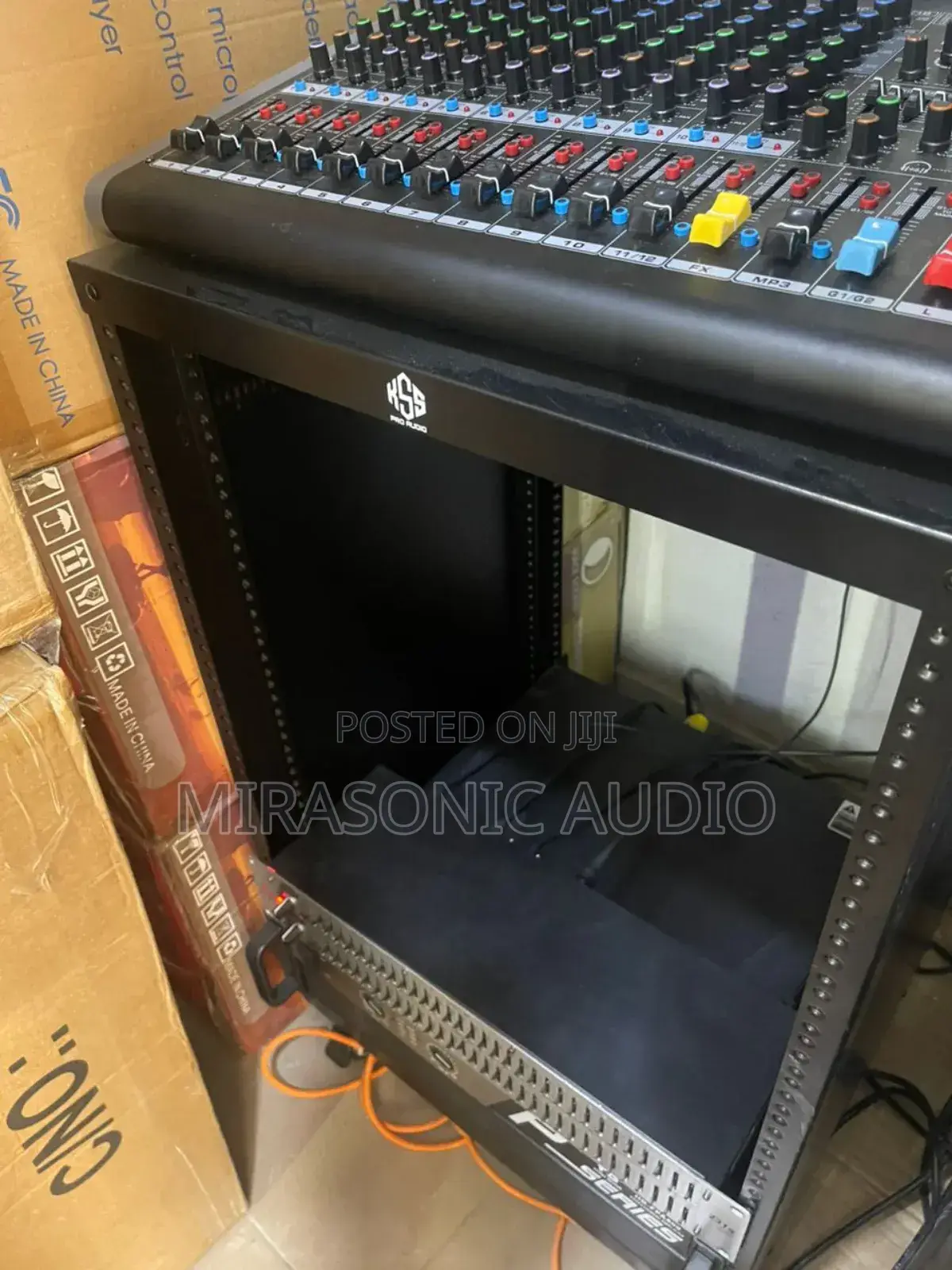 Open 16 Units Equipment Amp Rack With Wheels