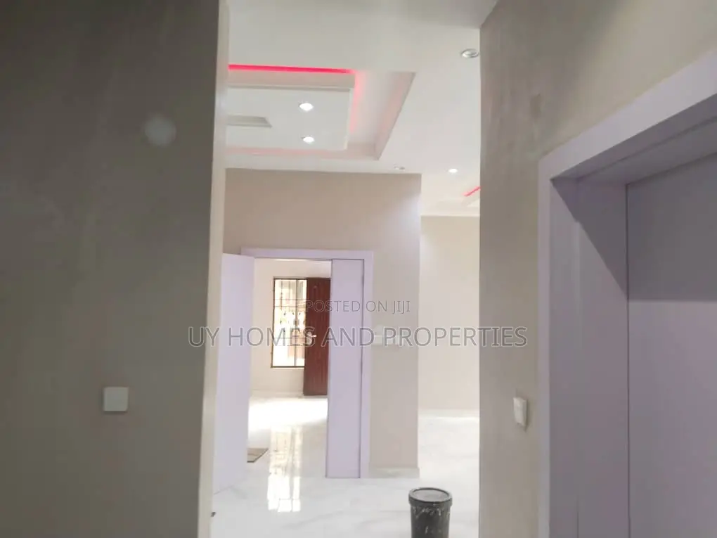 4bdrm Duplex in Eliozu for sale