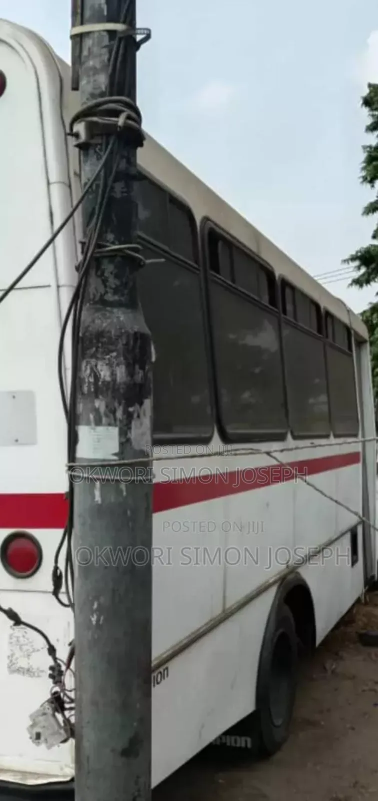 Bus 2002 White