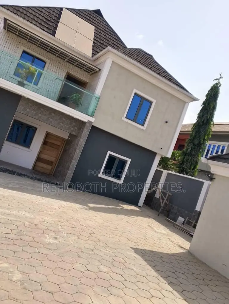4bdrm Duplex in Akuru, Ibadan for sale