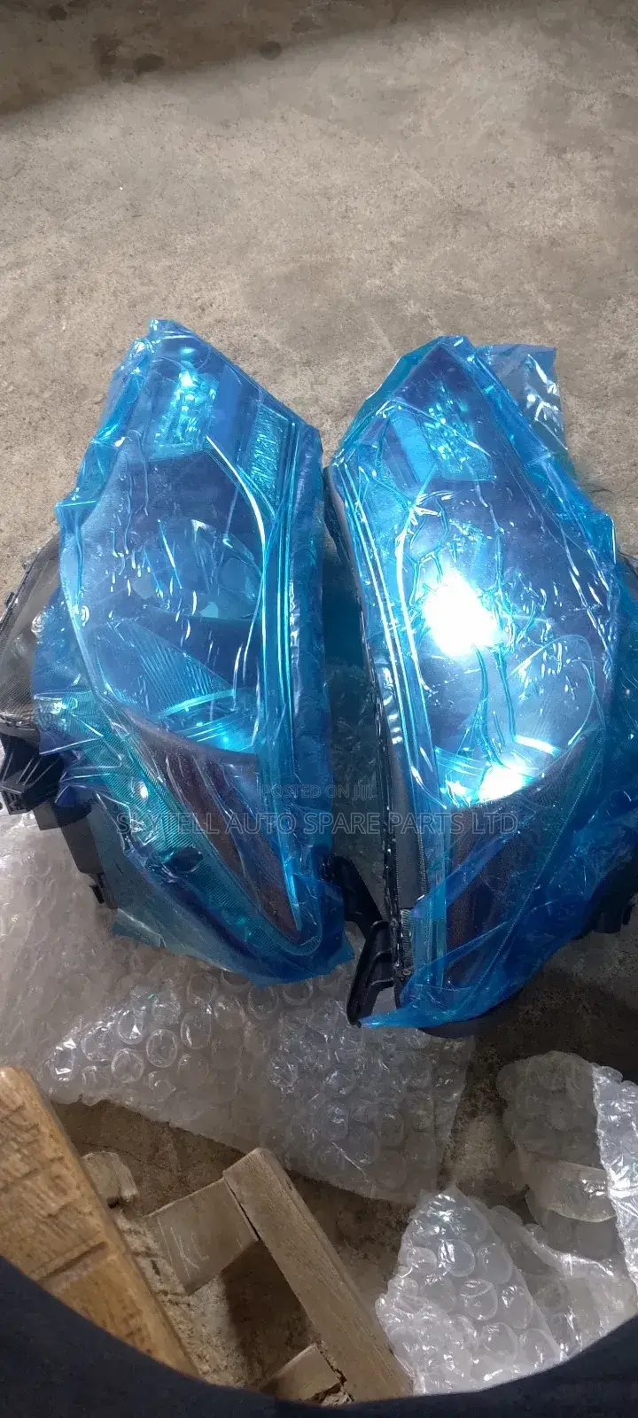 Head Light Toyota RAV4 2014