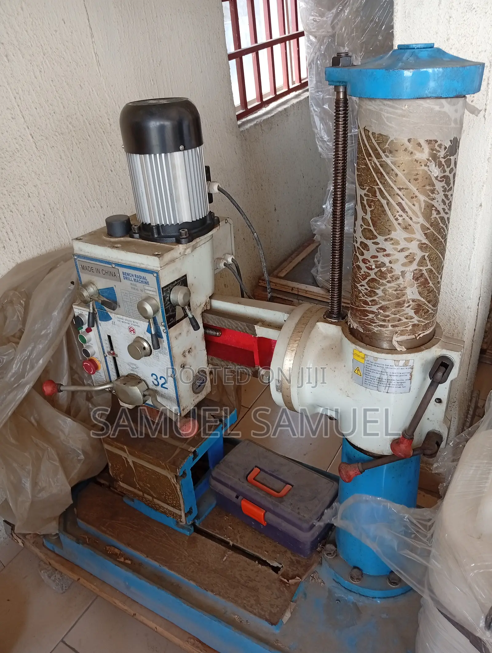 Bench Radial Drilling Machine