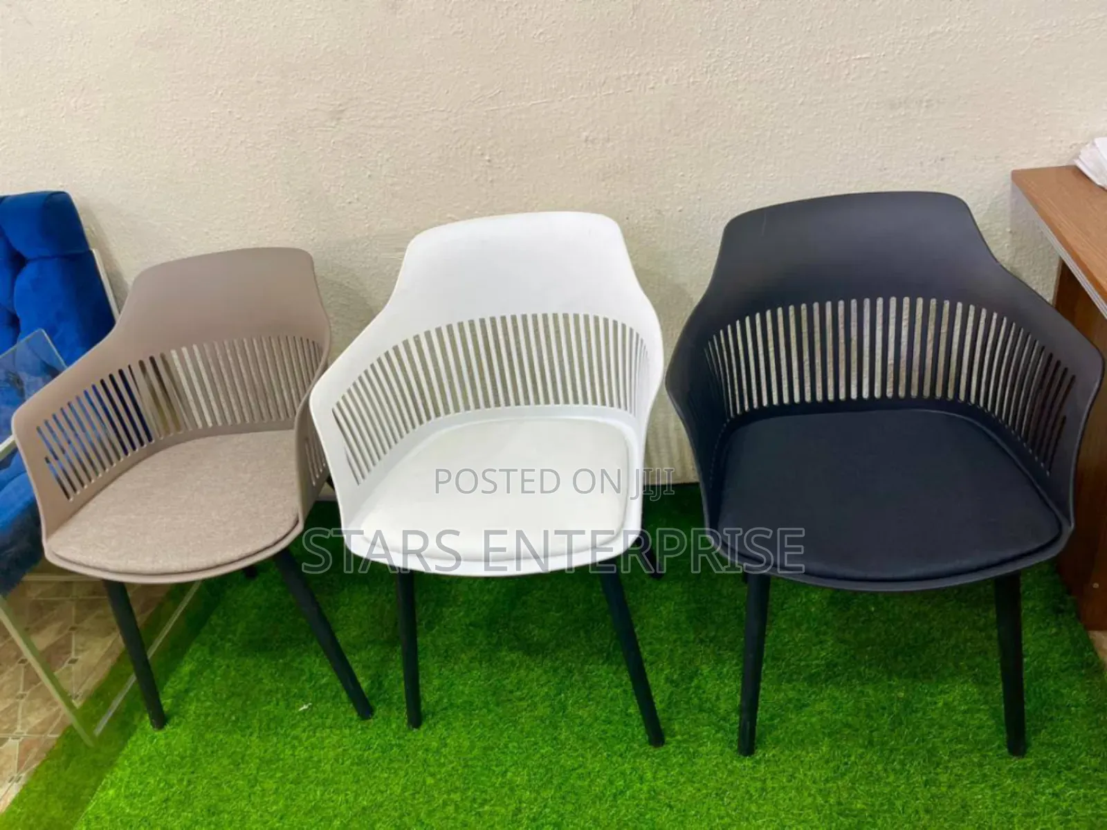 Plastic Chair Single Arm