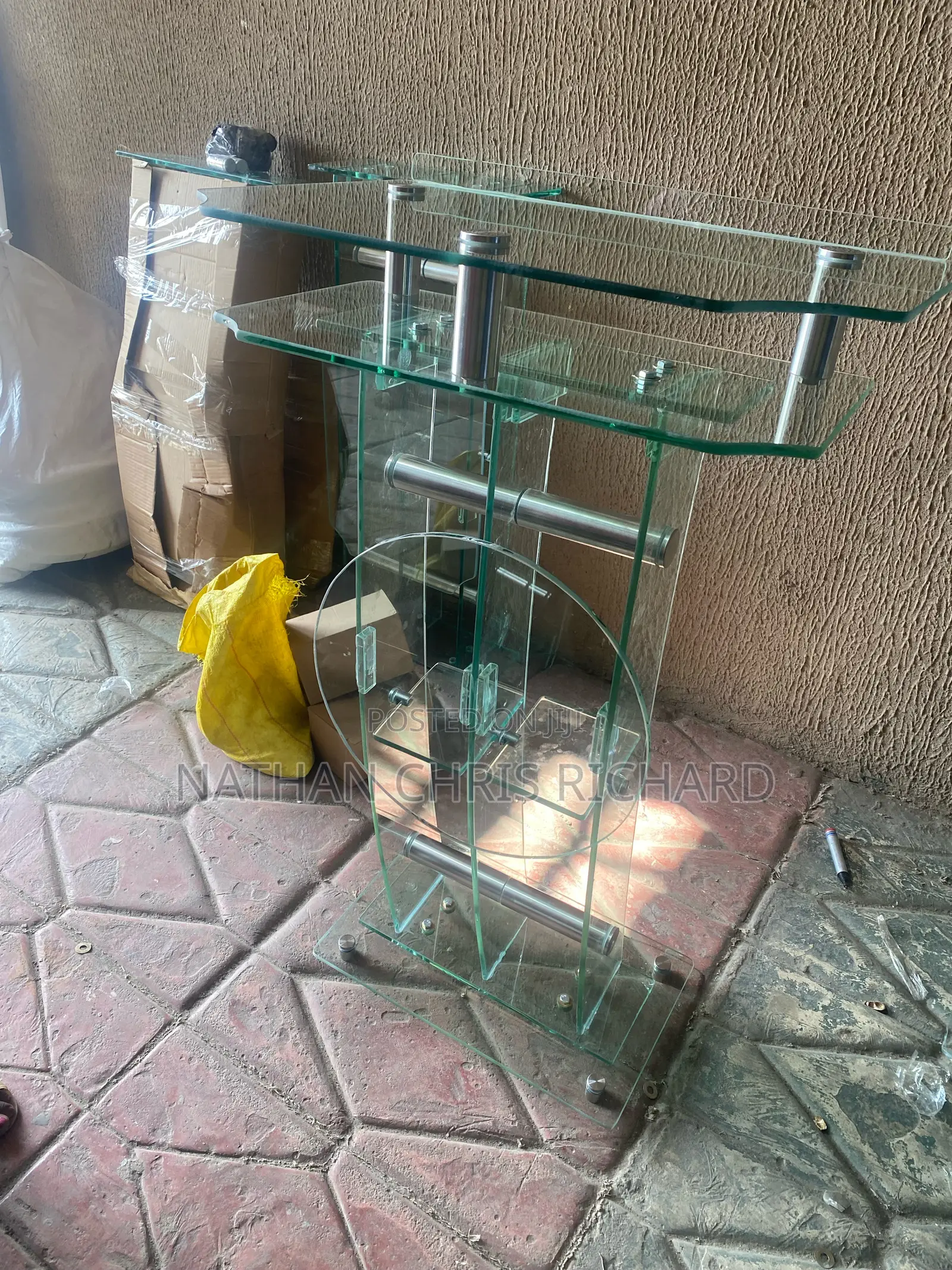High Quality Level Admired Pulpit