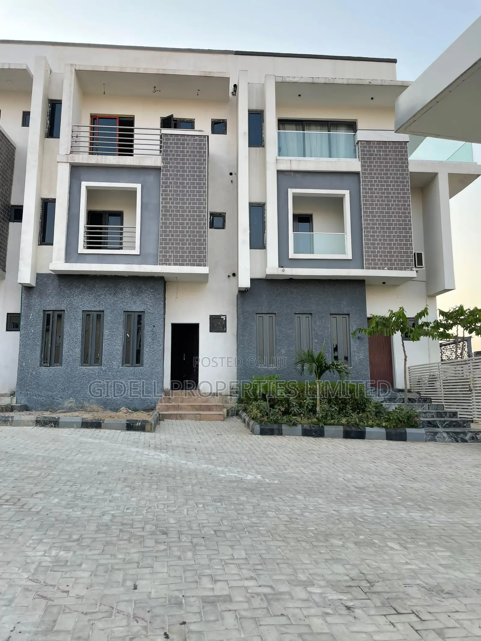 4bdrm Townhouse / Terrace in Asokoro for rent