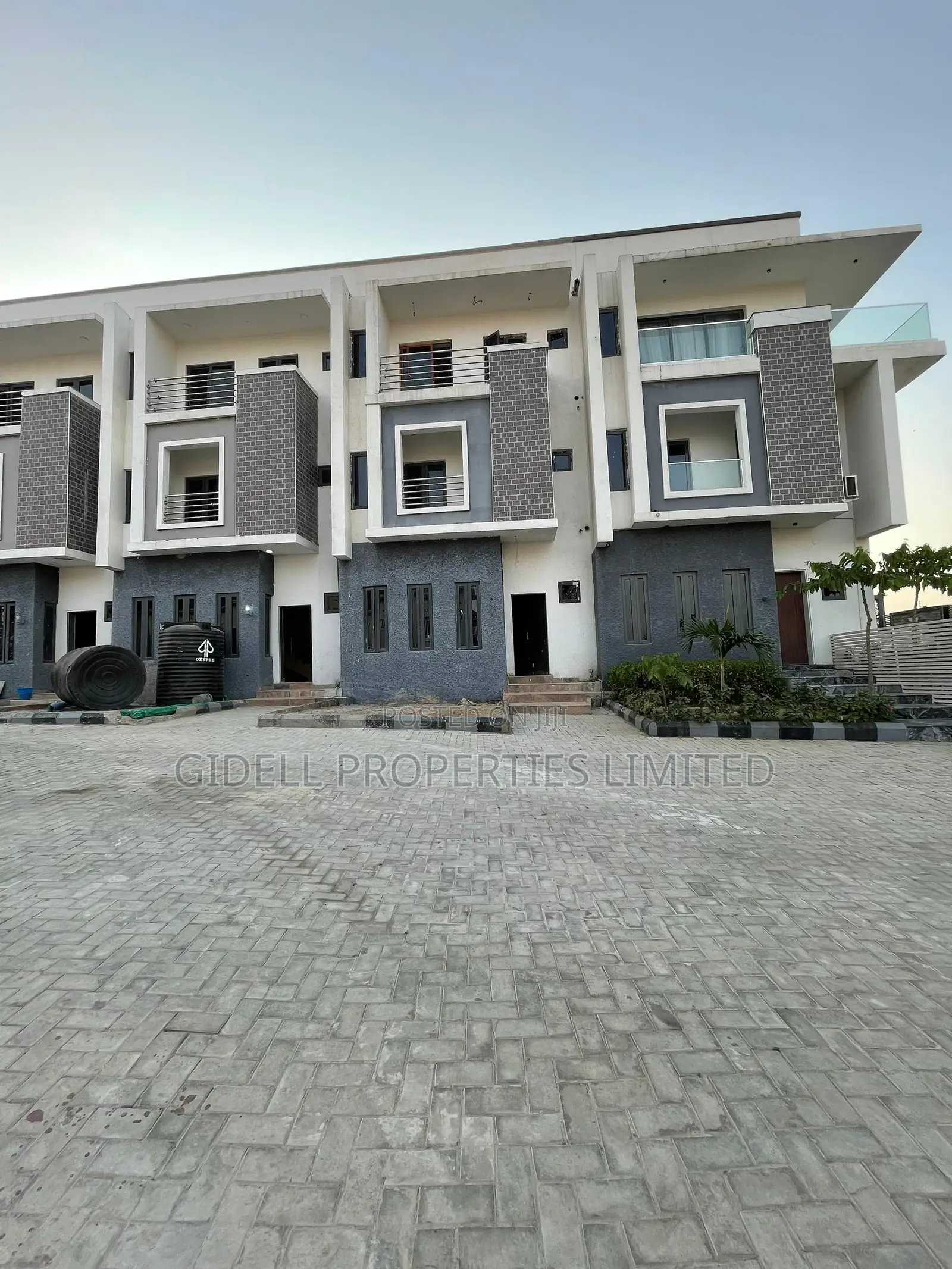 4bdrm Townhouse / Terrace in Asokoro for rent