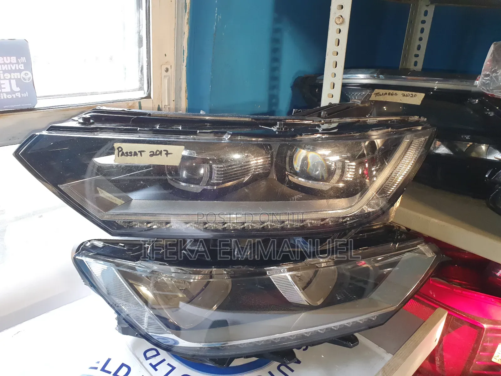 Headlights Volkswagen Passat 2017