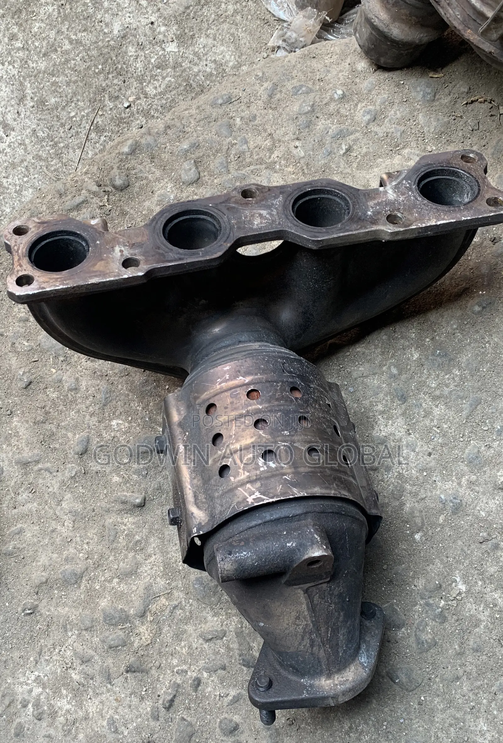 Engine Catalyst Converter Hyundai Toxin 2012