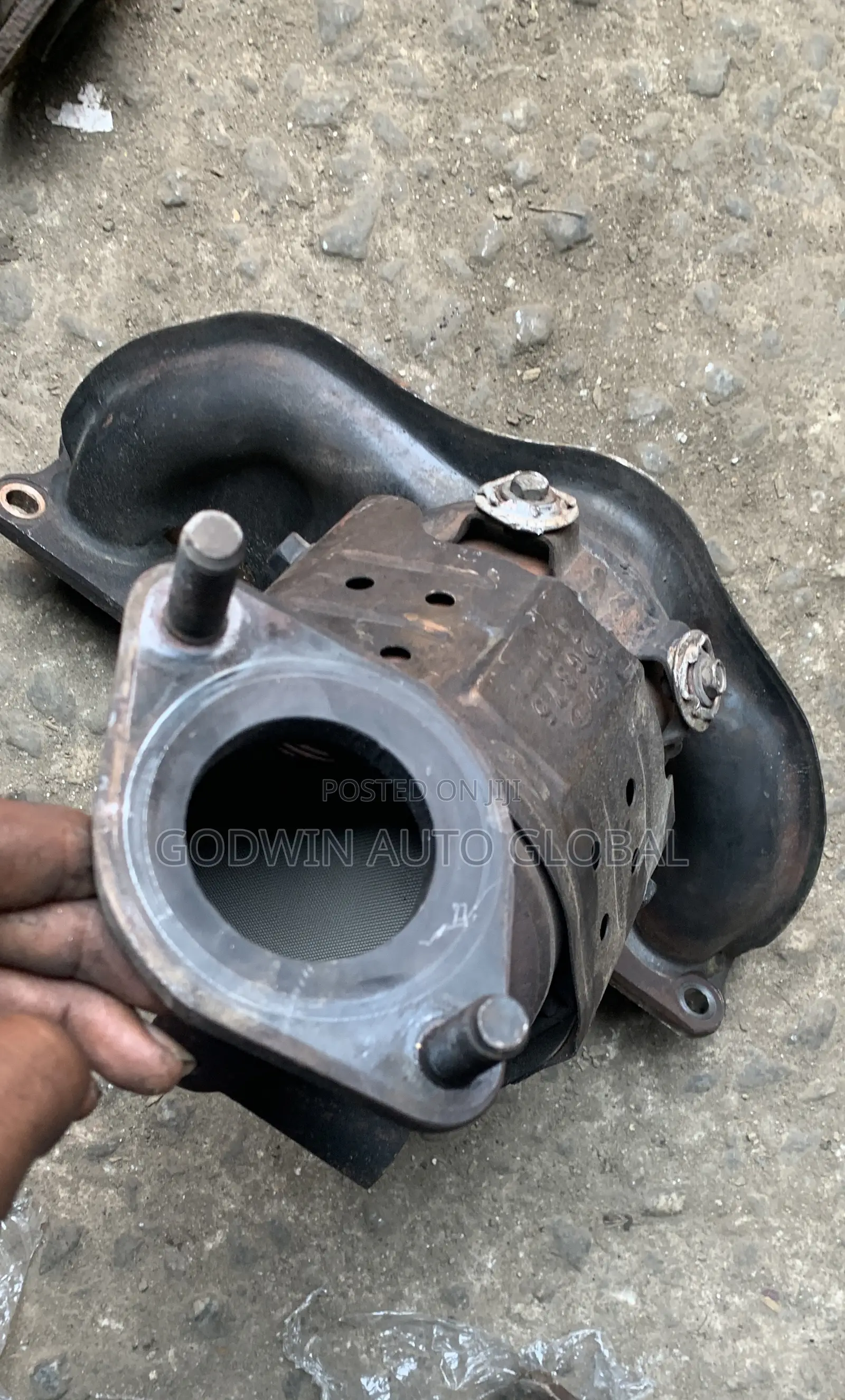 Engine Catalyst Converter Hyundai Toxin 2012