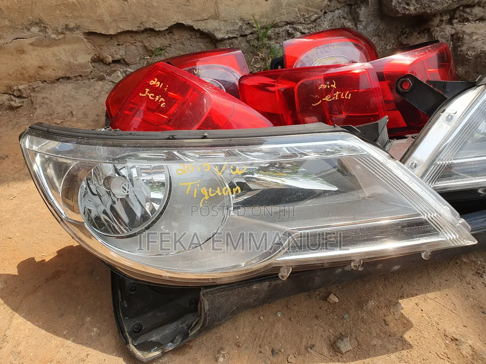 Headlights Volkswagen Tiguan 2010
