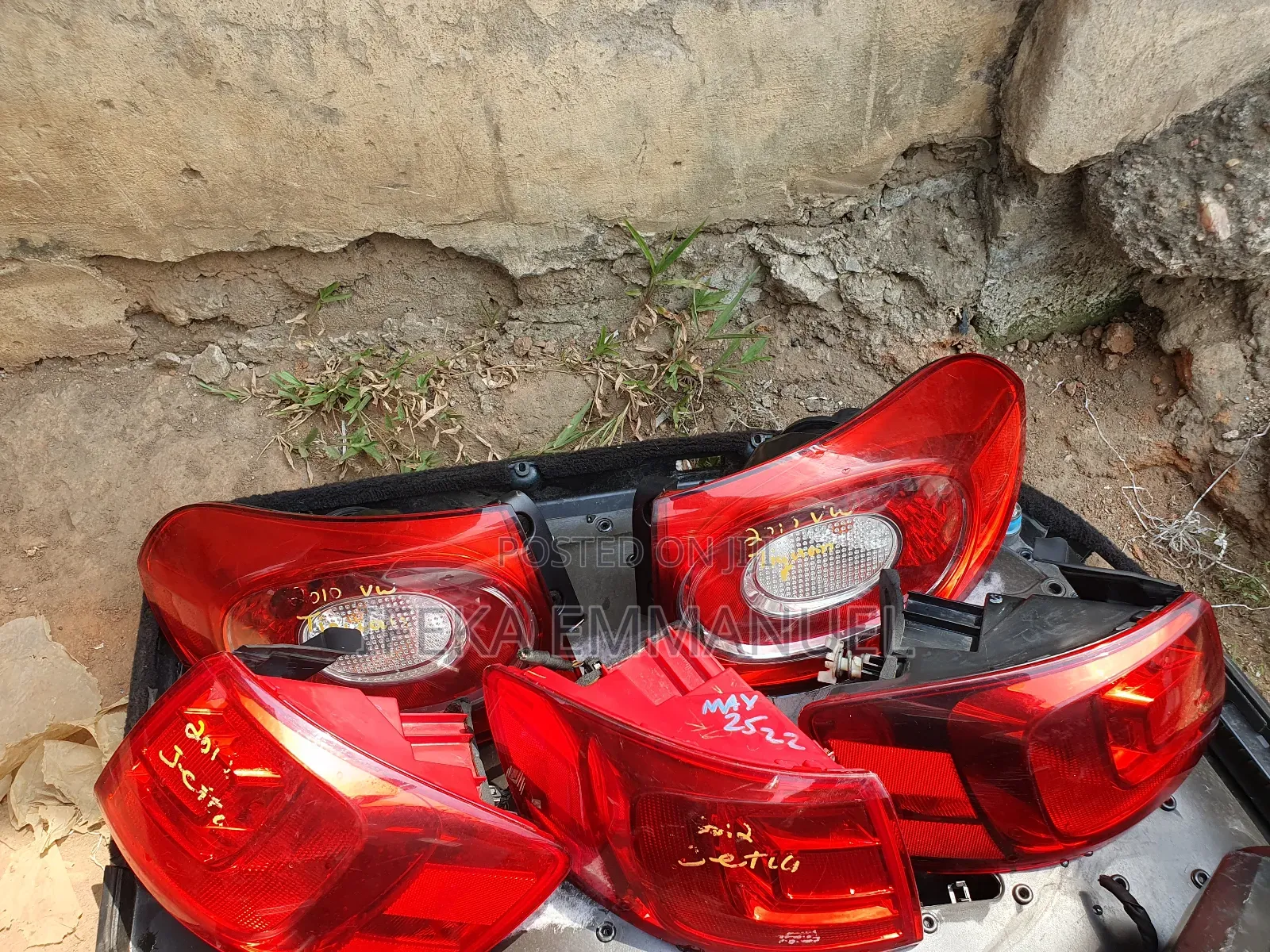 Headlights Volkswagen Tiguan 2010