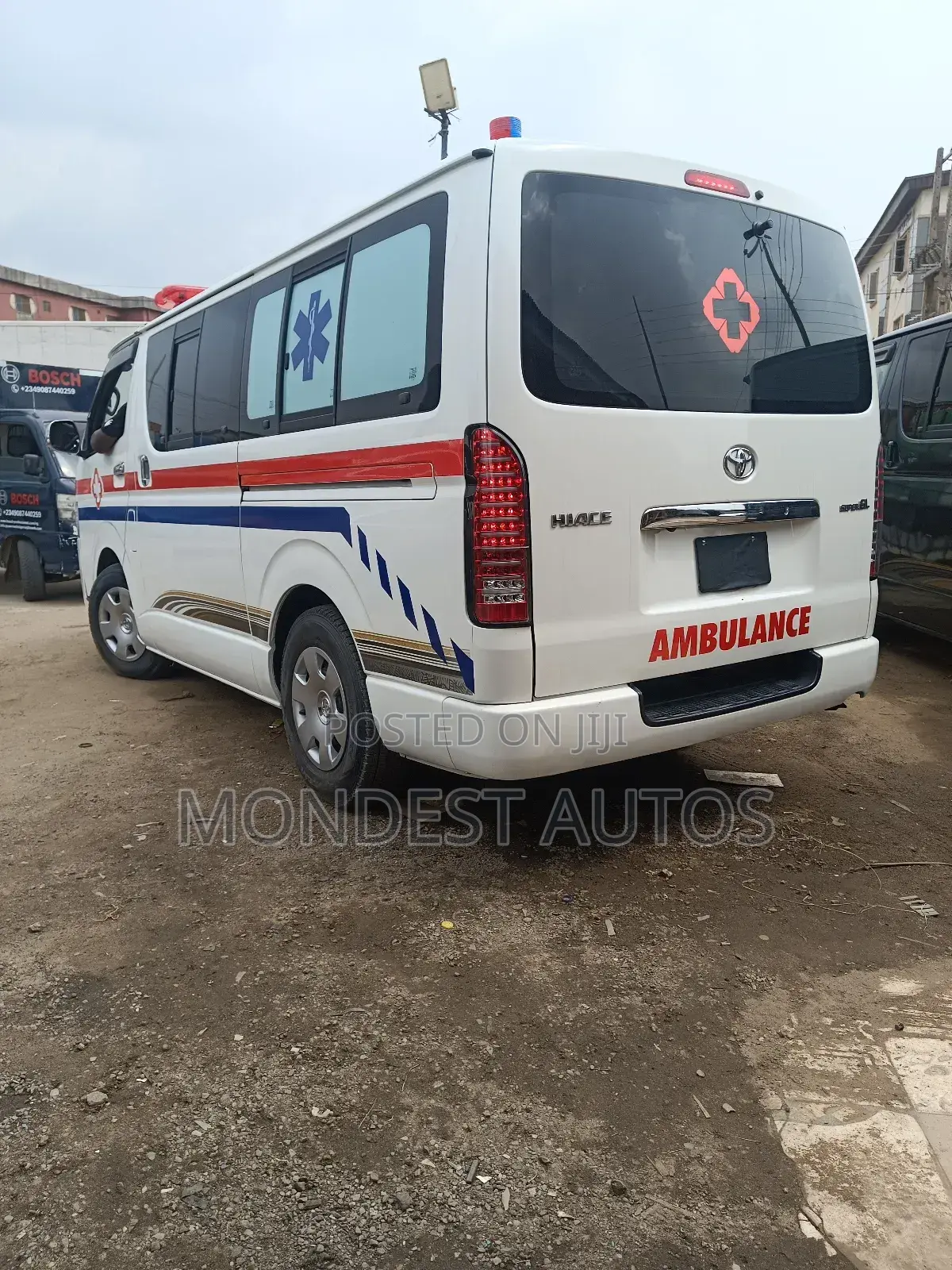 Toyota HiAce 2014 White