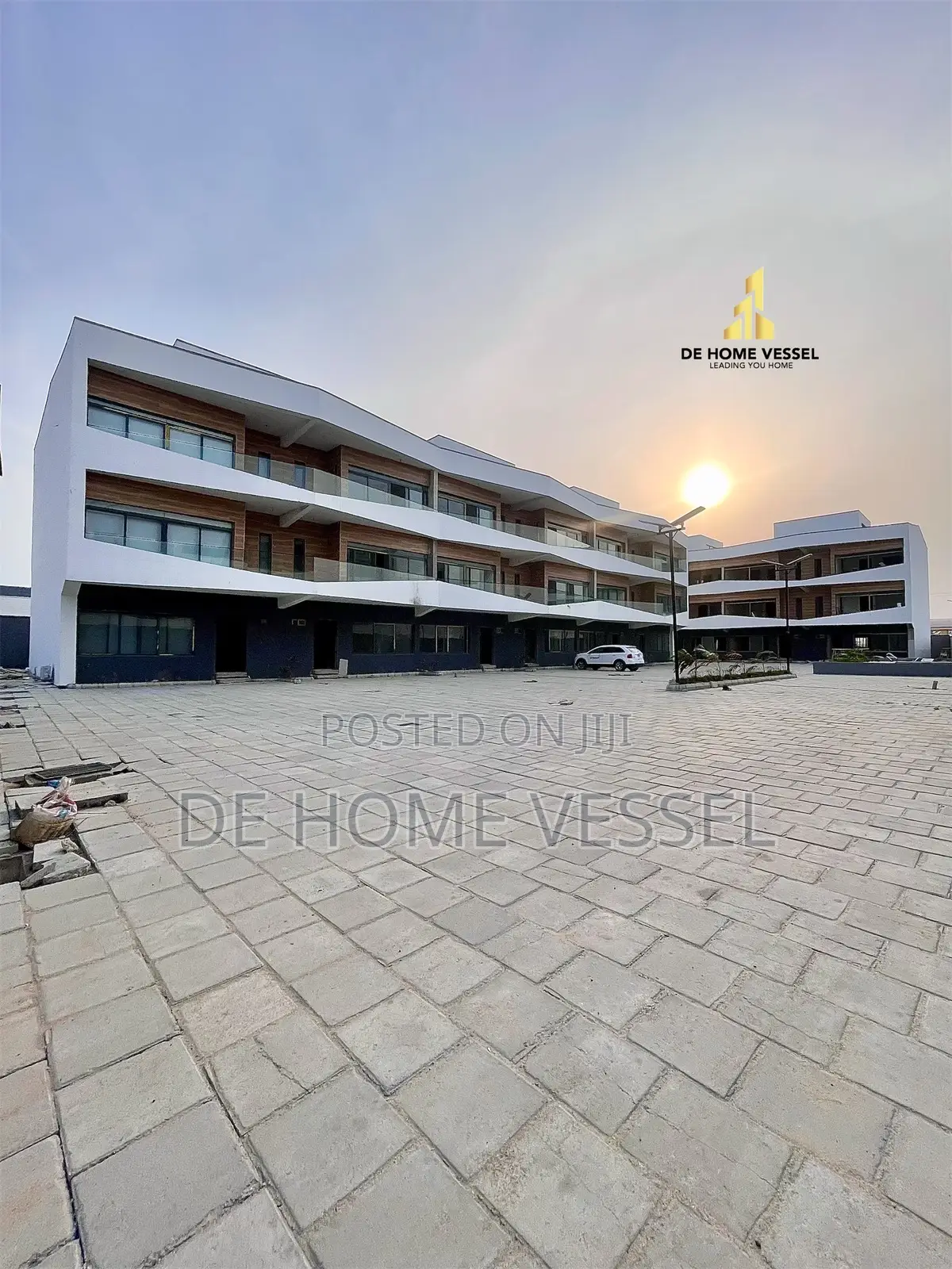 4bdrm Townhouse/Terrace in Ikate for sale