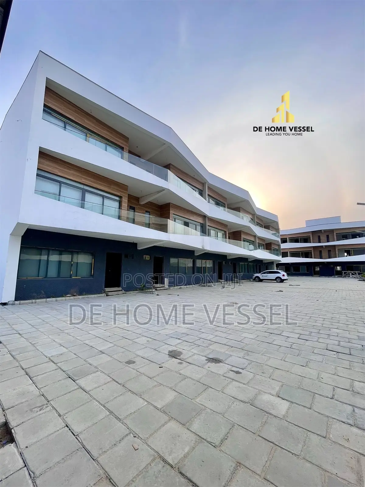4bdrm Townhouse/Terrace in Ikate for sale