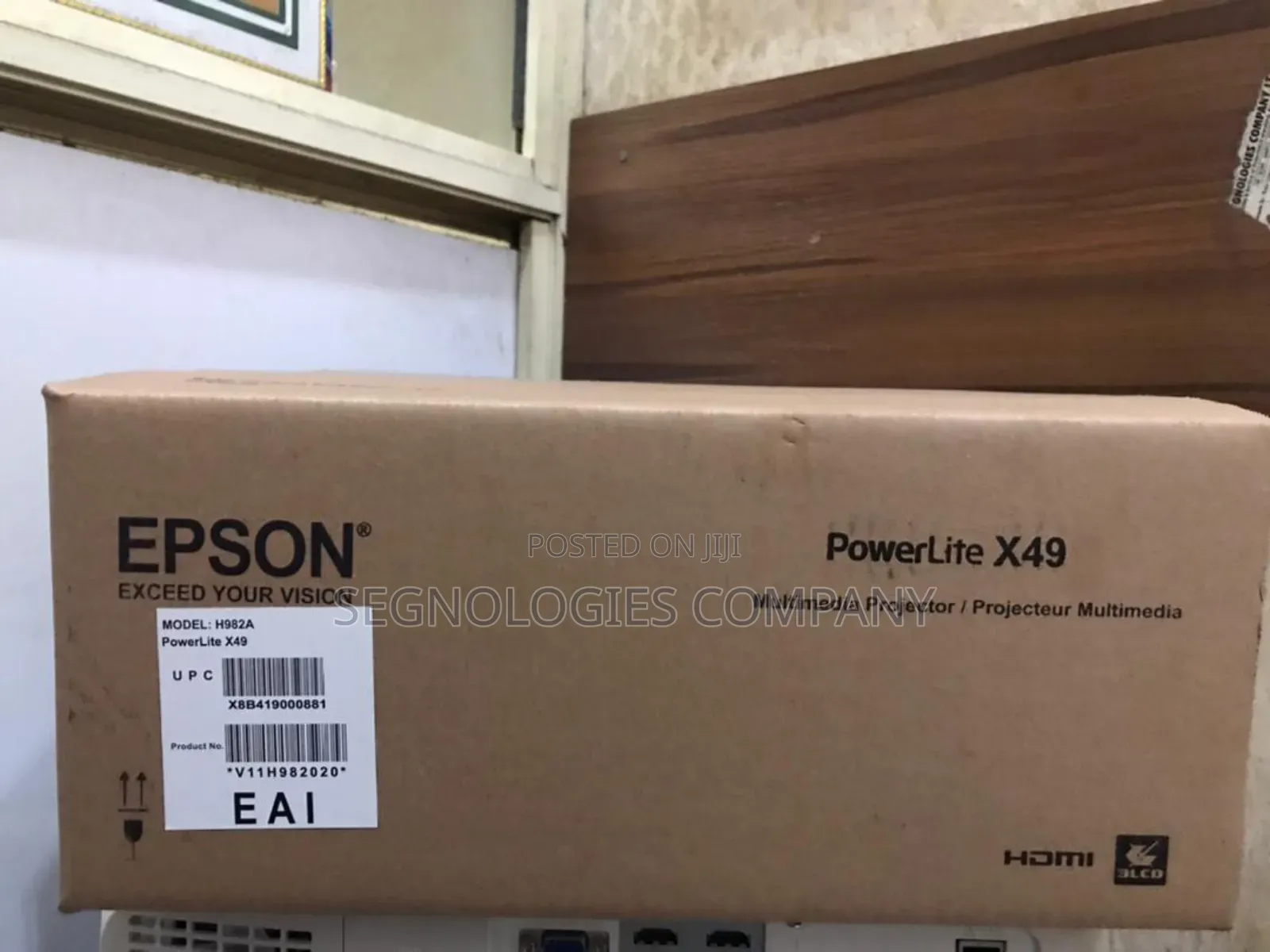 EPSON Powerlite X49 3600_lumens 3LCD Projector