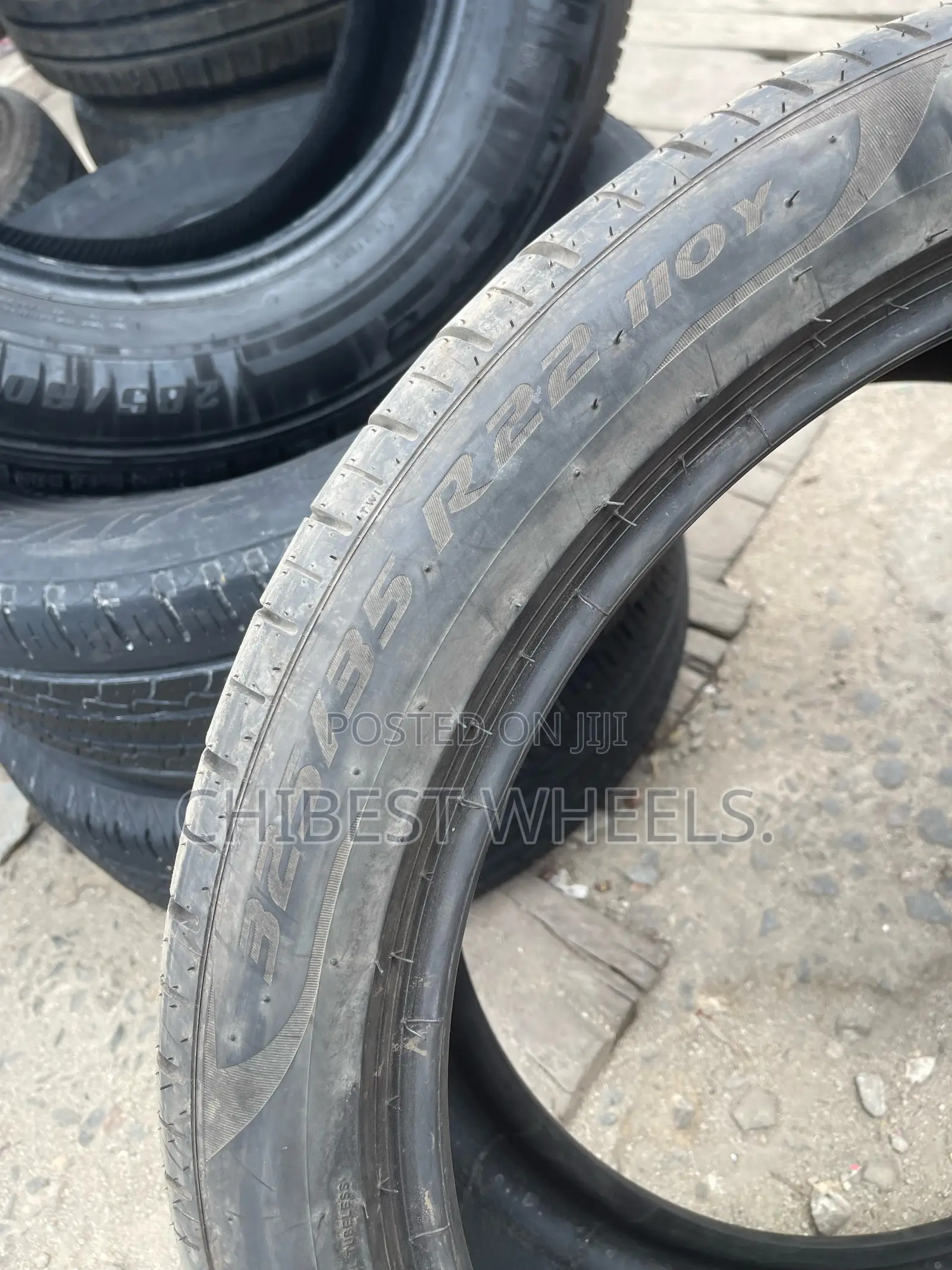 325/35 R 22 Tire First Grade For Mercedes Benz GLE 63